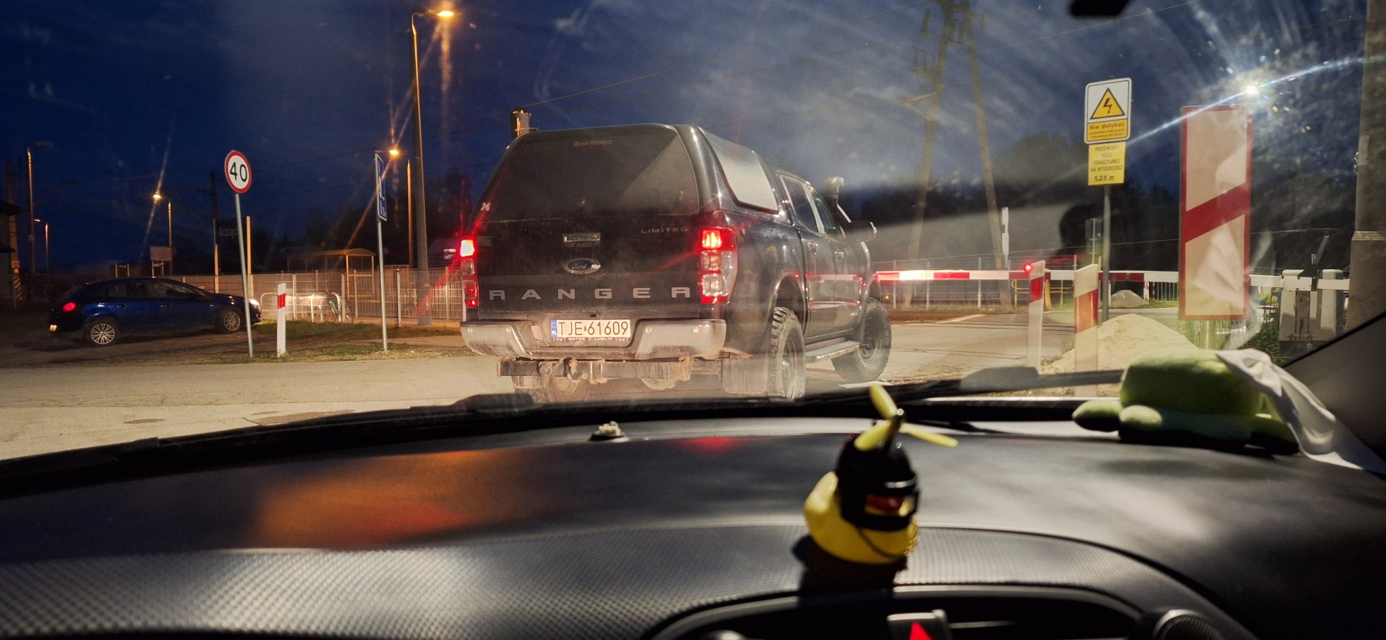 Numer rejestracyjny TJE 61609 posiada FORD RANGER - TJE61609