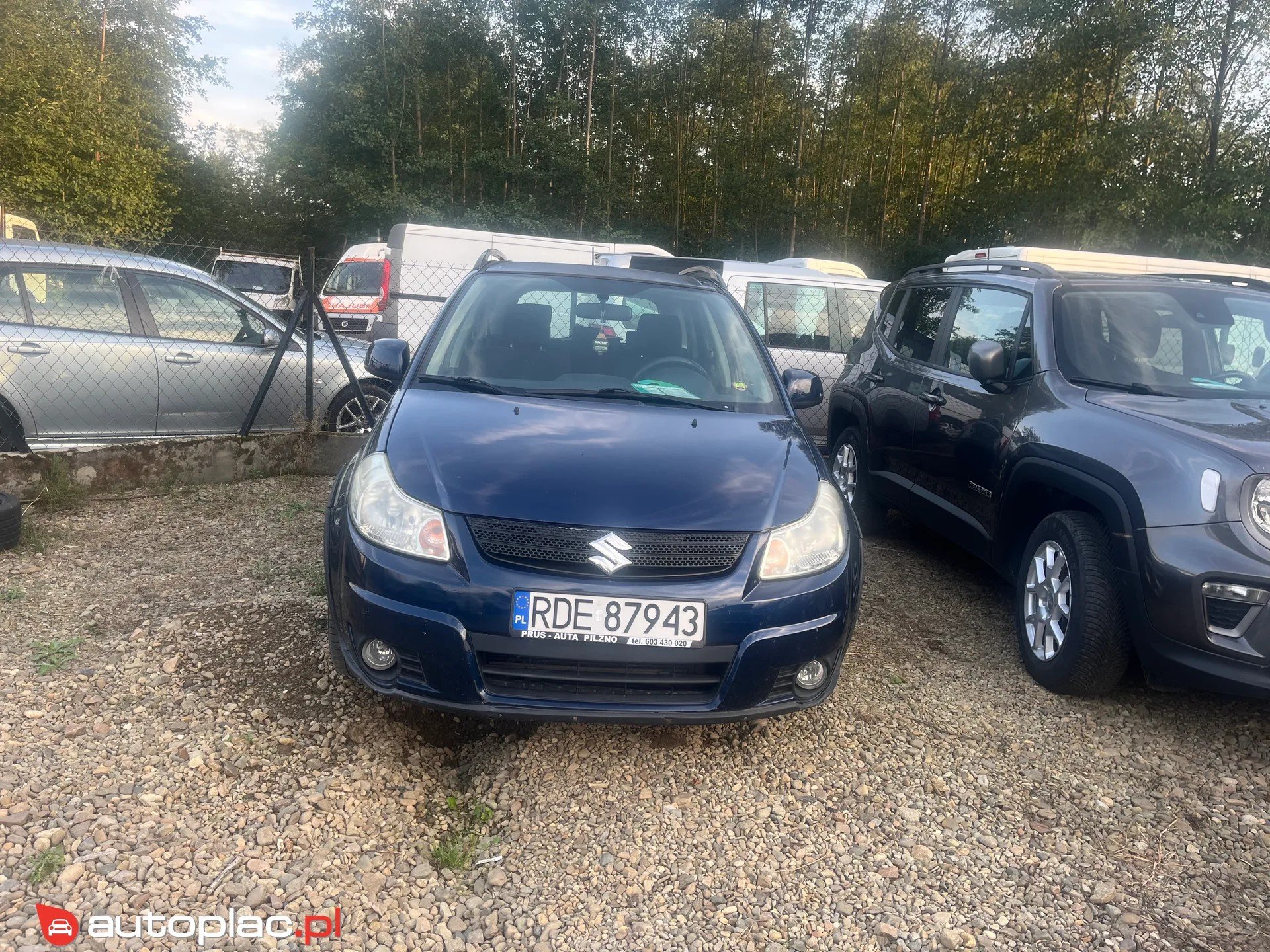 Numer rejestracyjny RDE 87943 posiada SUZUKI SX4 GY - RDE87943