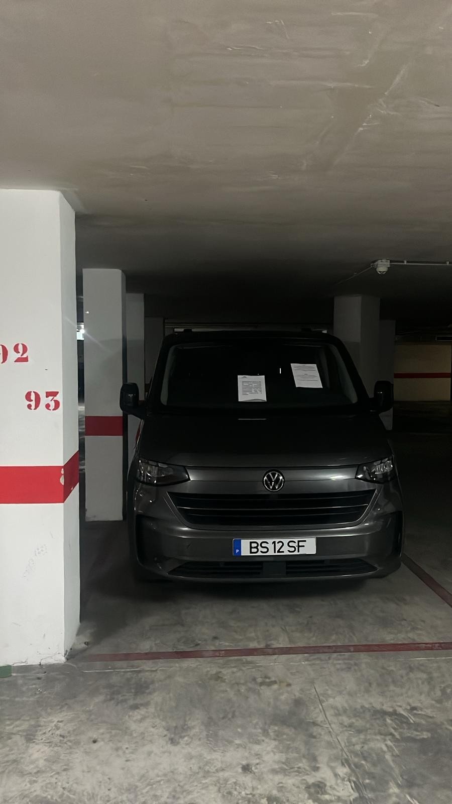 Numer rejestracyjny BS12SF posiada Volkswagen 