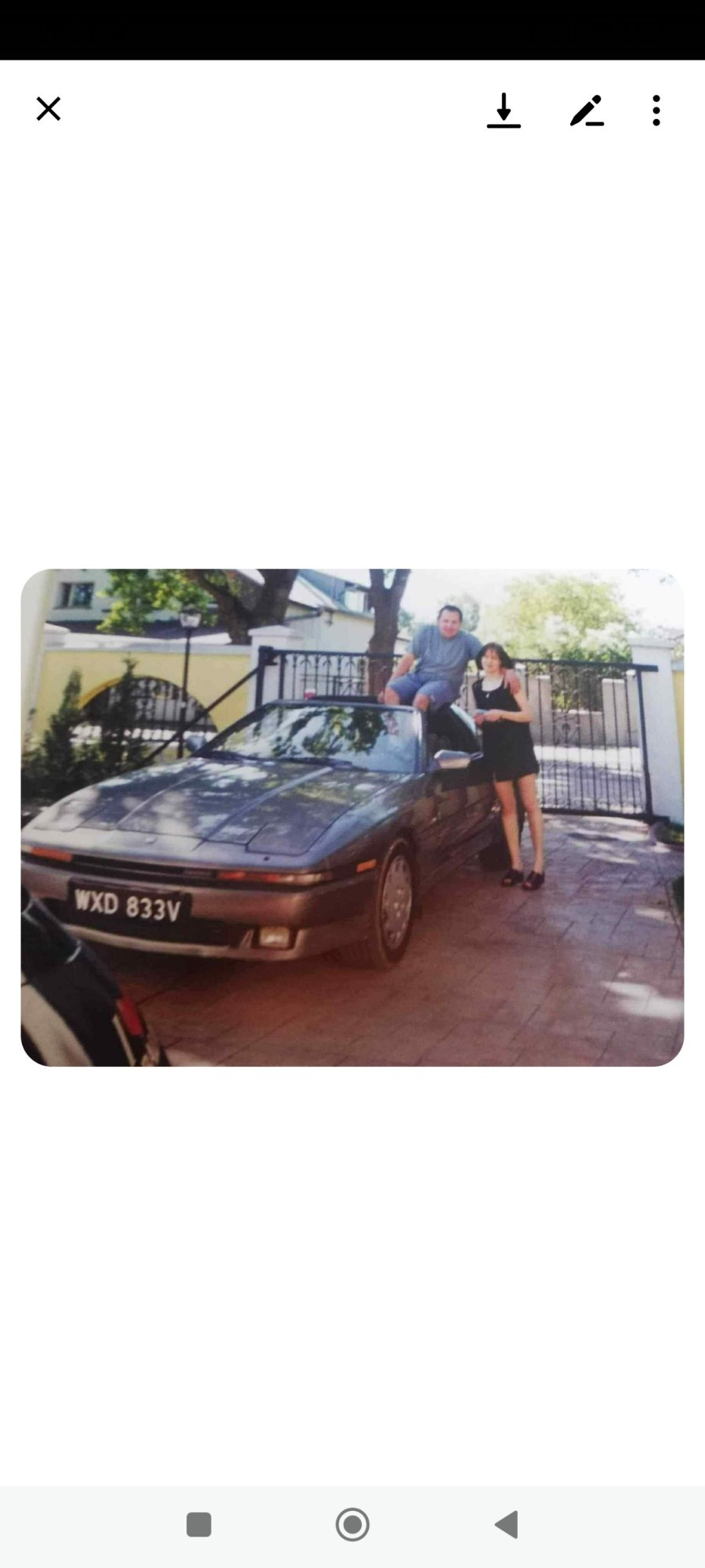 Numer rejestracyjny WXD833V posiada Toyota 