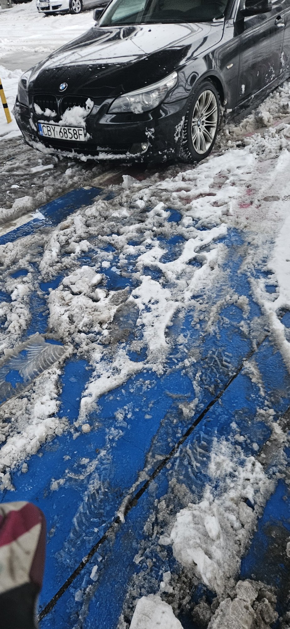 Numer rejestracyjny CBY 6858F posiada BMW 530 - CBY6858F