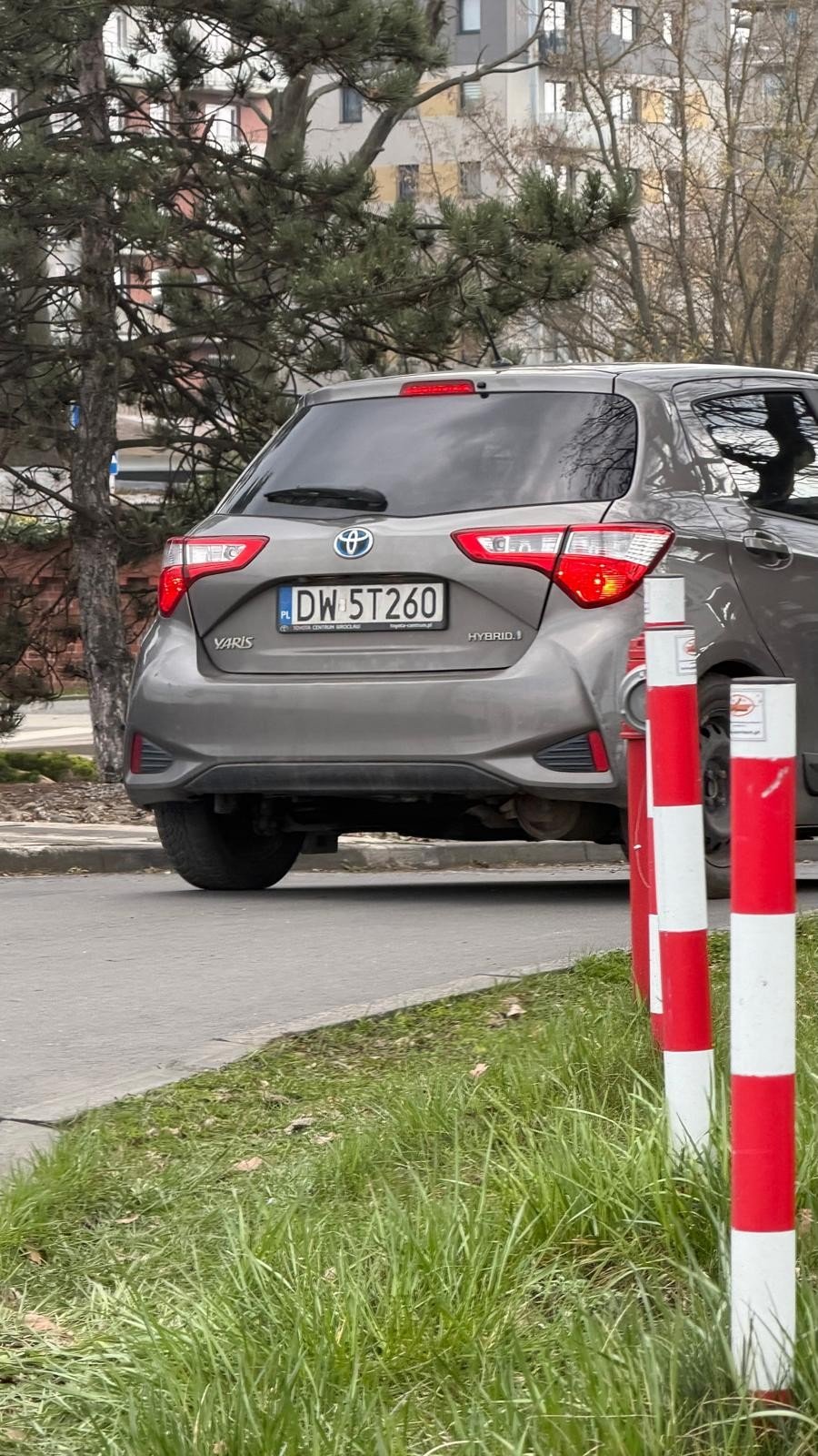 Numer rejestracyjny DW 5T260 posiada TOYOTA Yaris 1.5 MR`17 E6c Dynamic - DW5T260