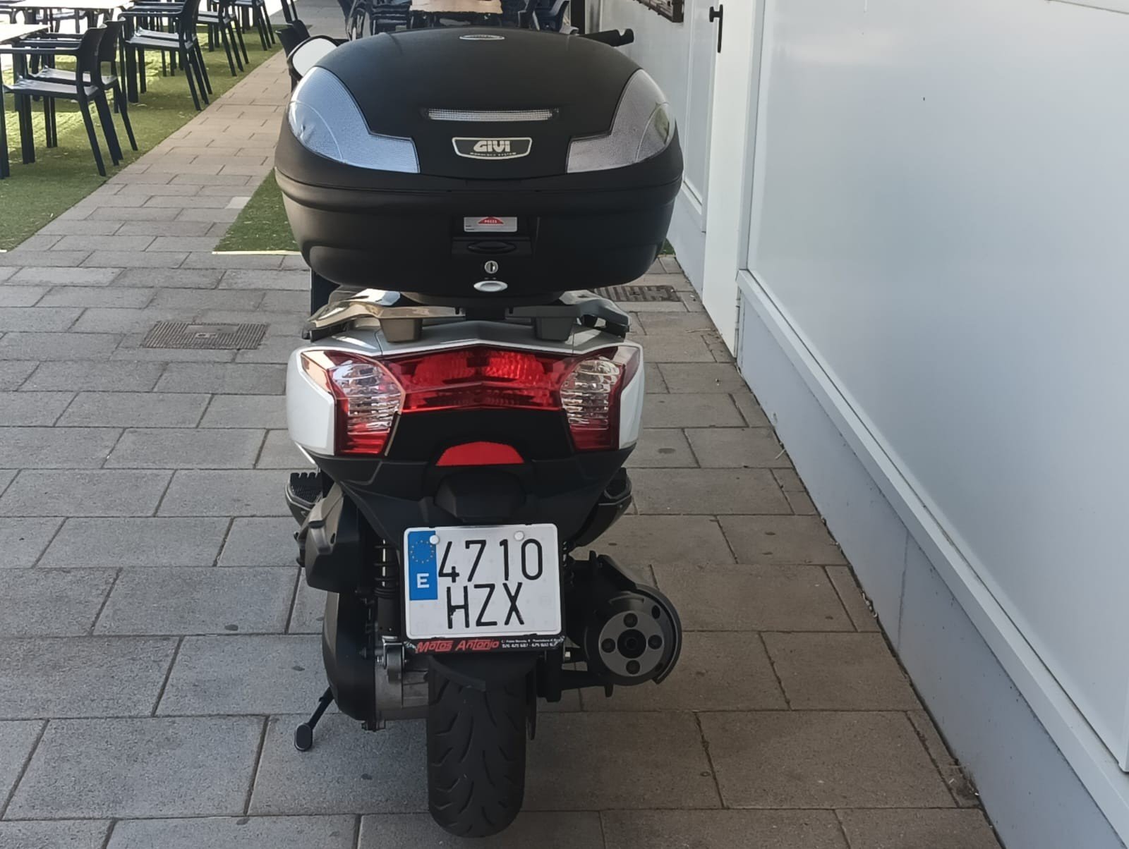 Numer rejestracyjny 4710HZX posiada KYMCO SUPER DINK