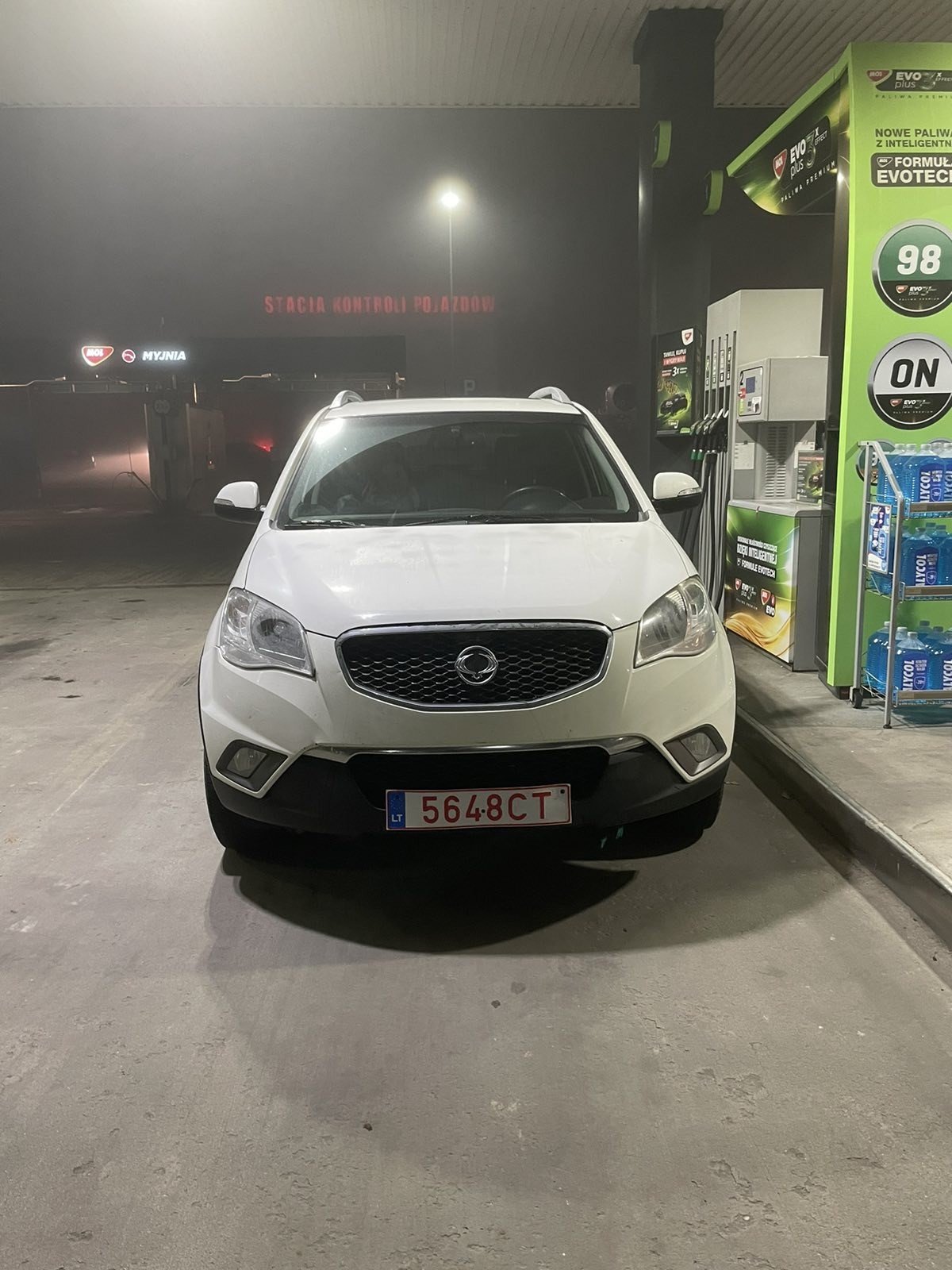 Numer rejestracyjny 5648CT posiada  