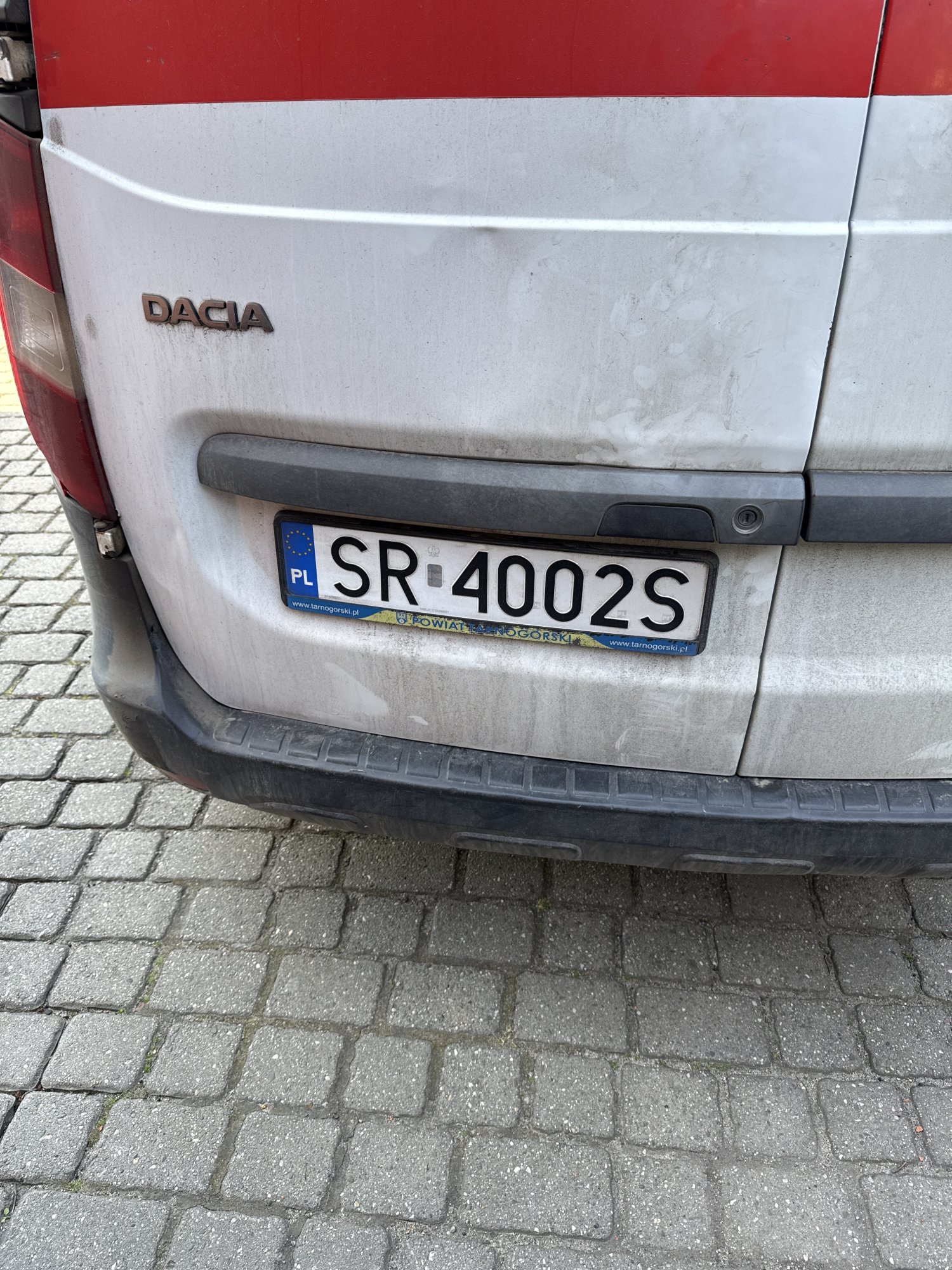 Numer rejestracyjny SR 4002S posiada DACIA Dokker 1.5 dCi MR`12 E5 2.0t Confort - SR4002S