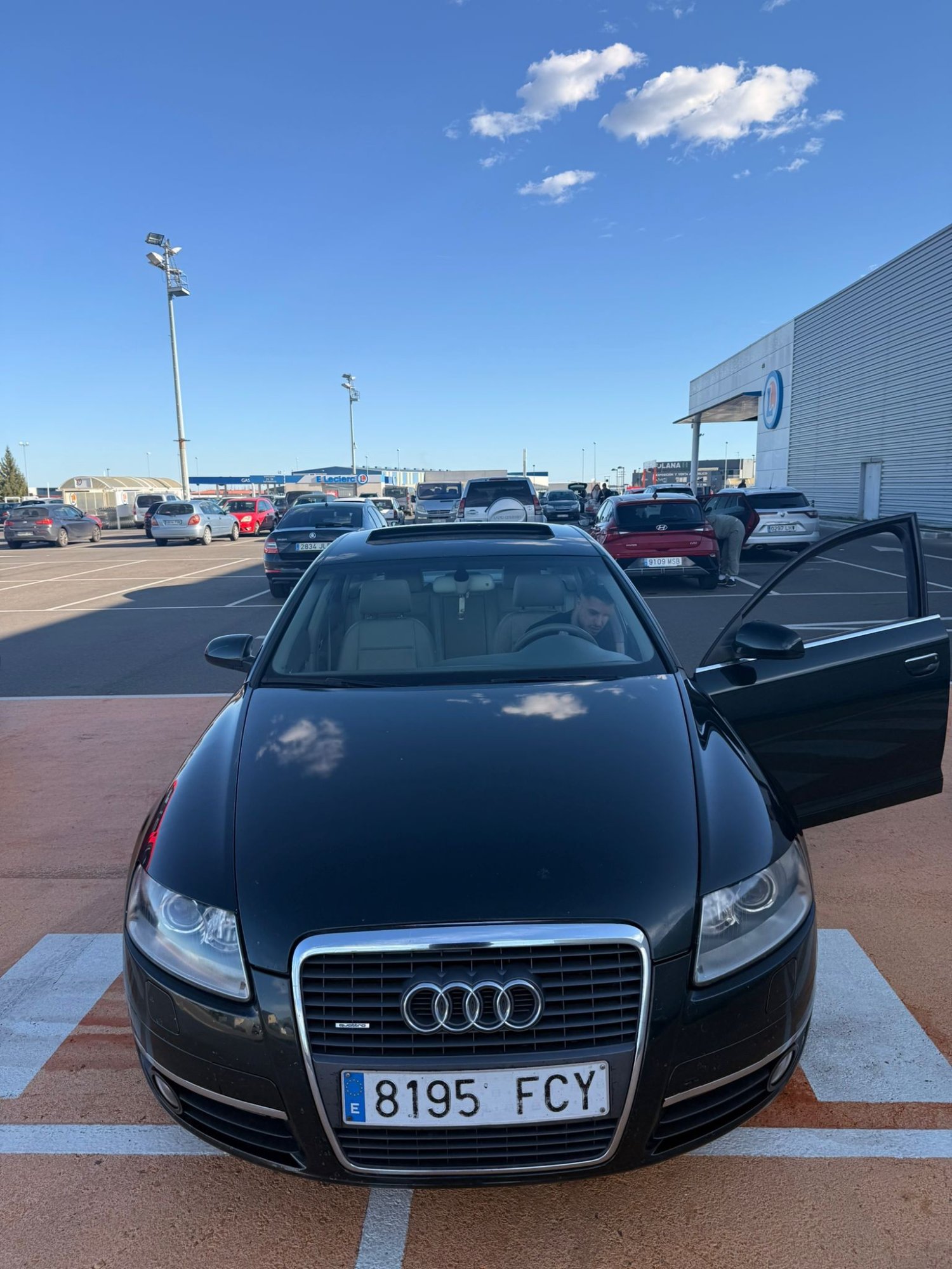 Numer rejestracyjny 8195FCY posiada AUDI A6