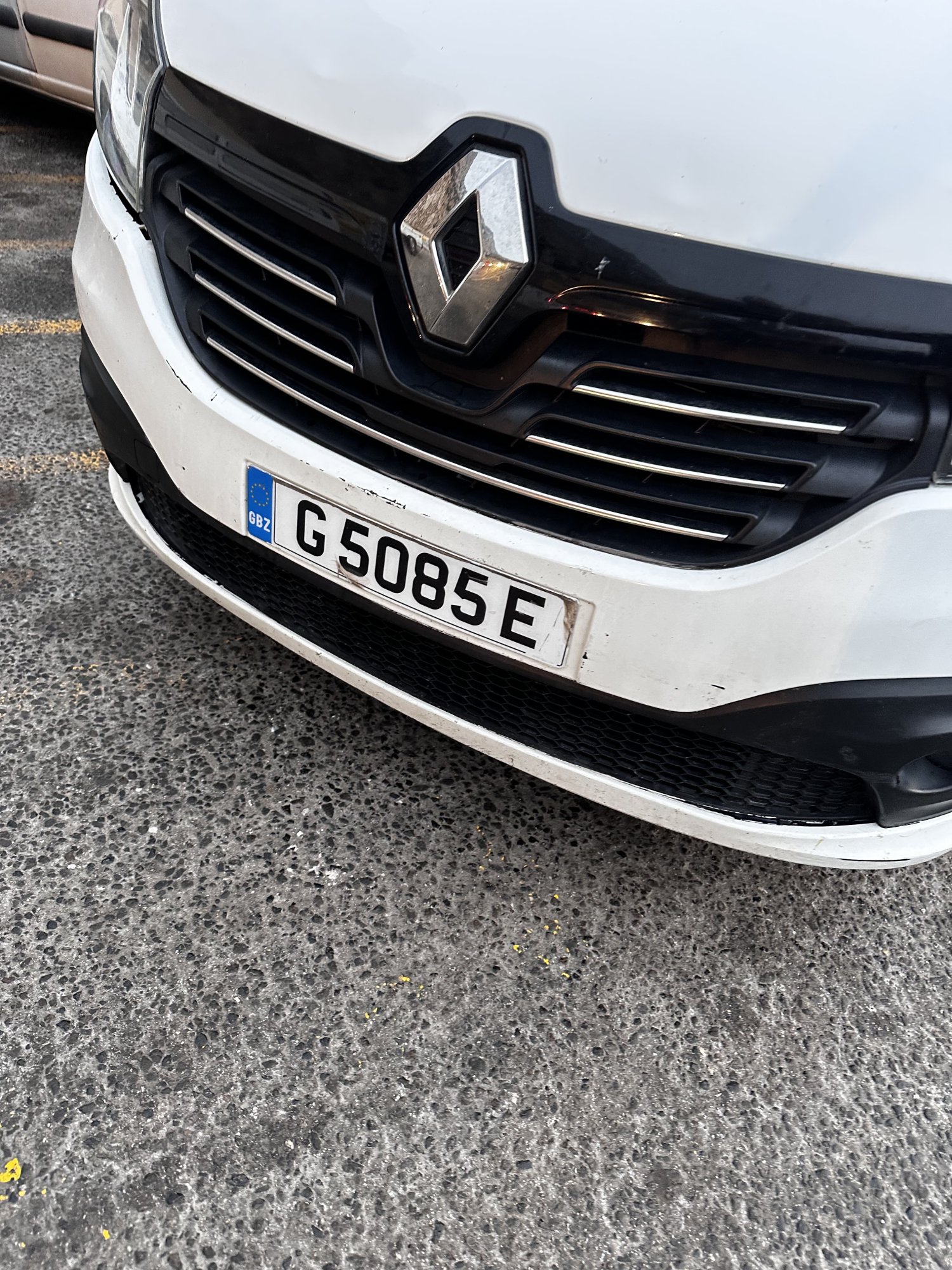 Numer rejestracyjny G5085E posiada Renault 