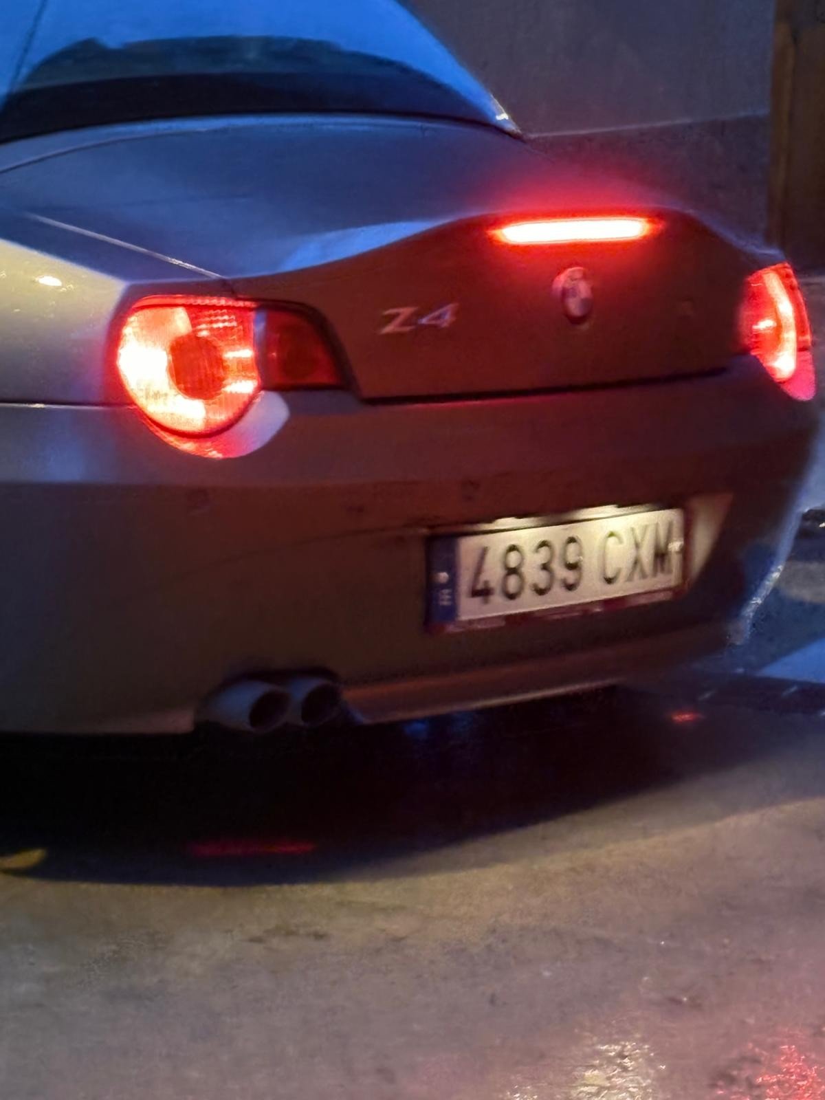 Numer rejestracyjny 4839C posiada BMW Z4