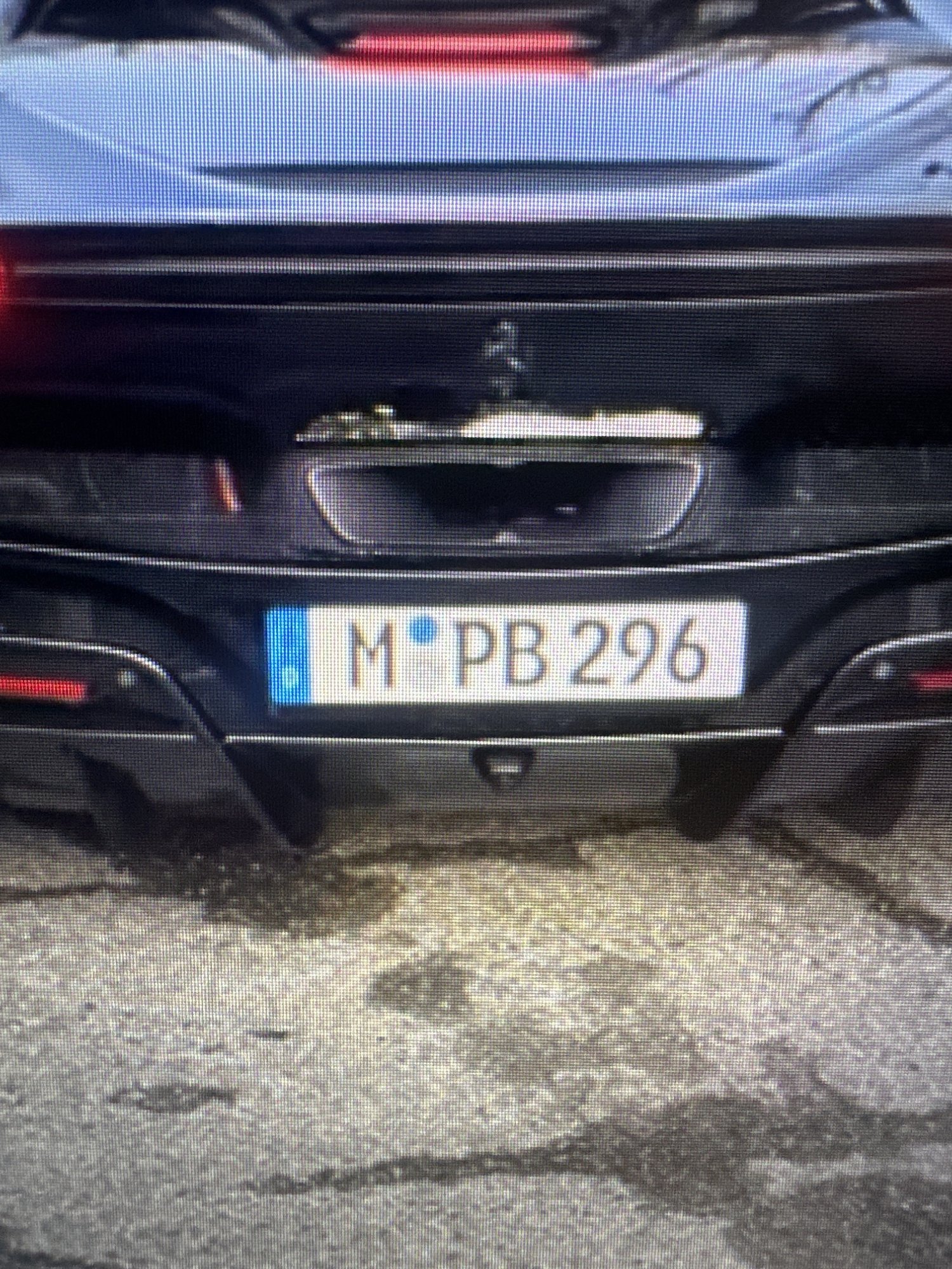 Numer rejestracyjny MPB296 posiada  