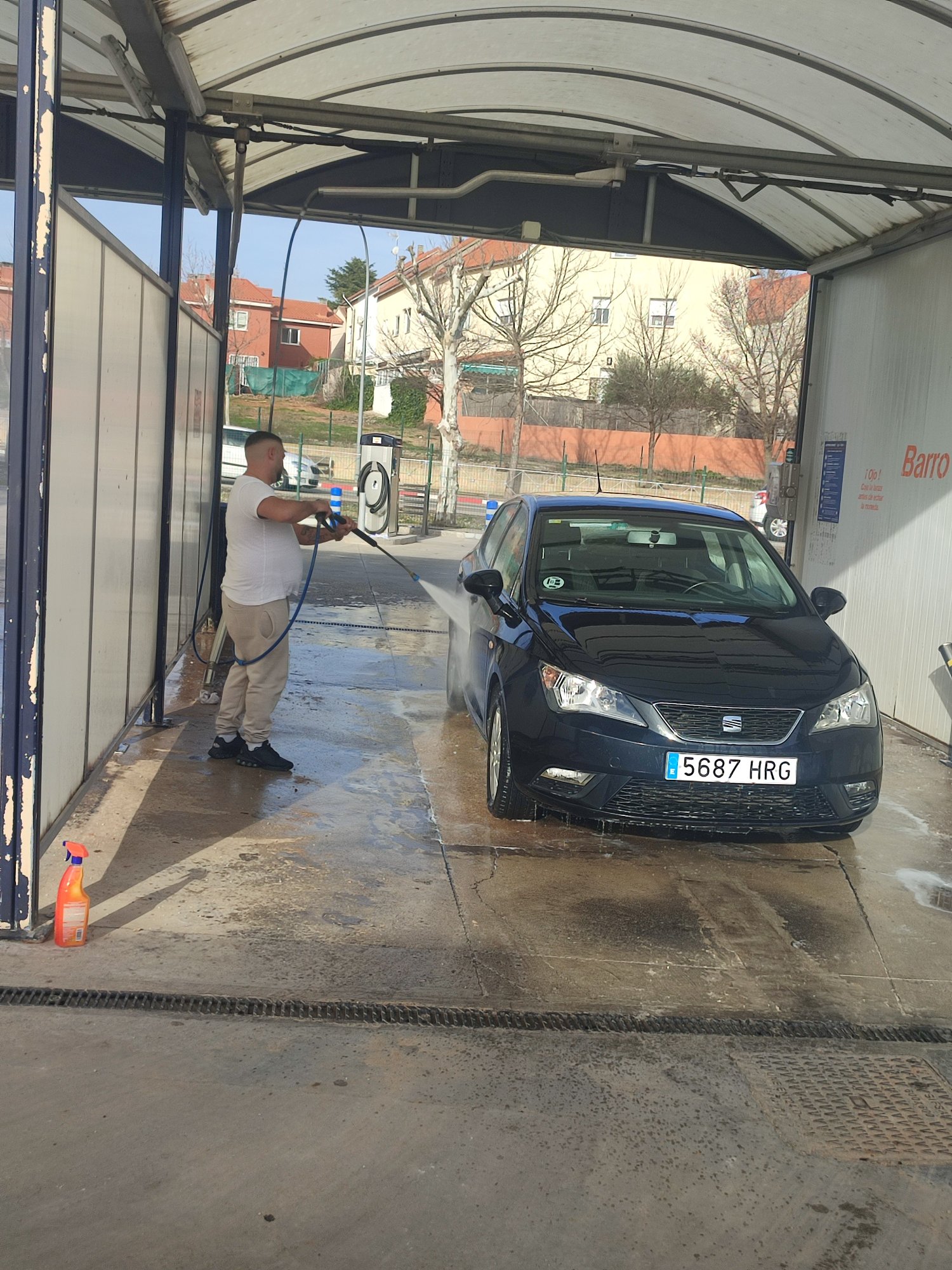 Numer rejestracyjny 5687HRG posiada SEAT IBIZA