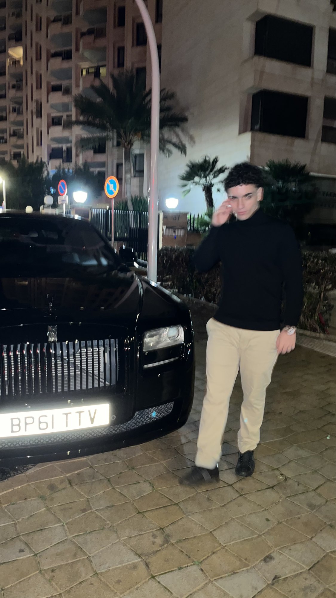 Numer rejestracyjny BP61TTV posiada Rolls-Royce 