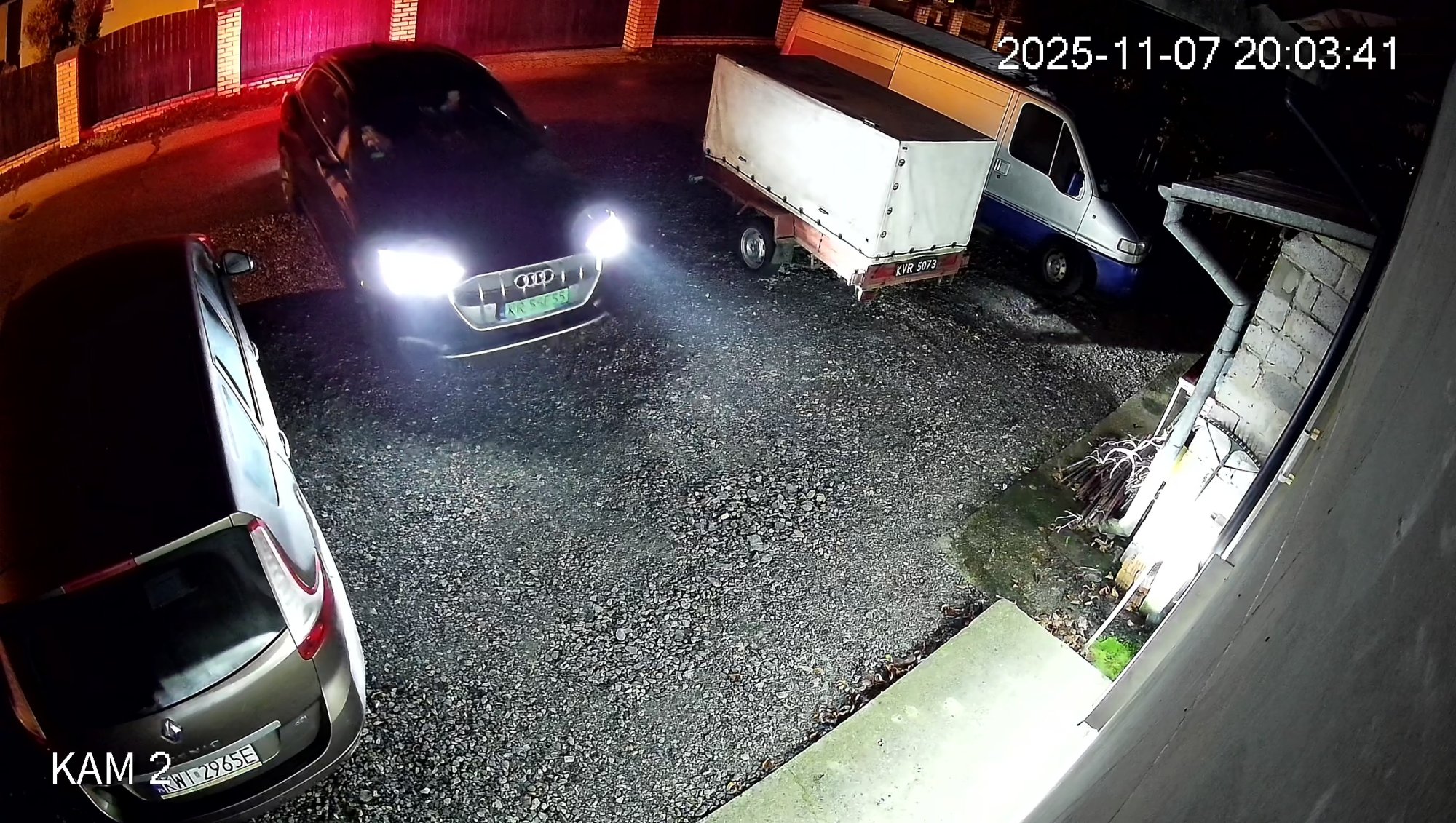 Numer rejestracyjny KR 93953 posiada DODGE NEON 2.0 - KR93953