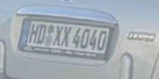 Numer rejestracyjny HDXX4040 posiada  