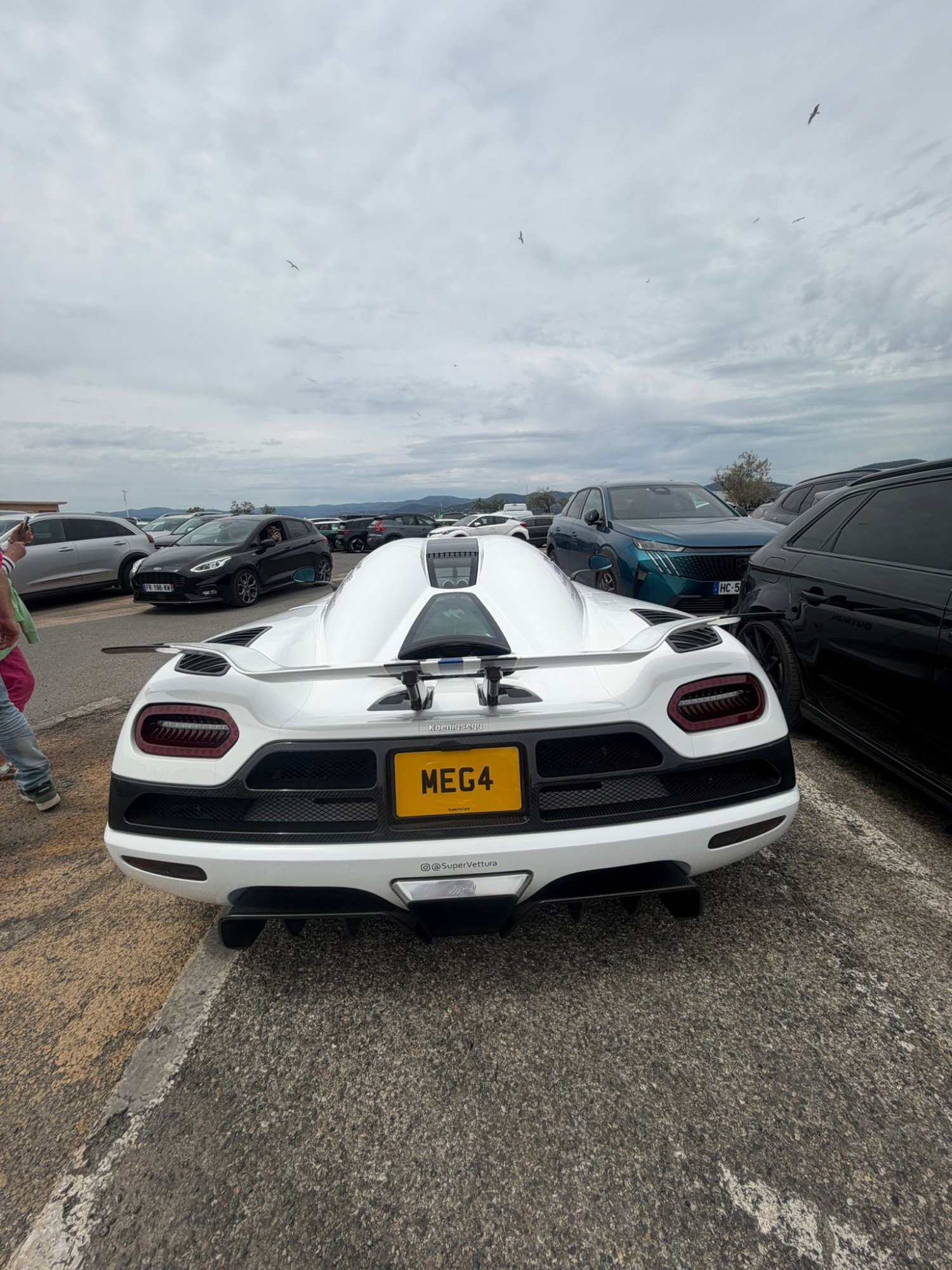 Numer rejestracyjny MEG4 posiada Koenigsegg 