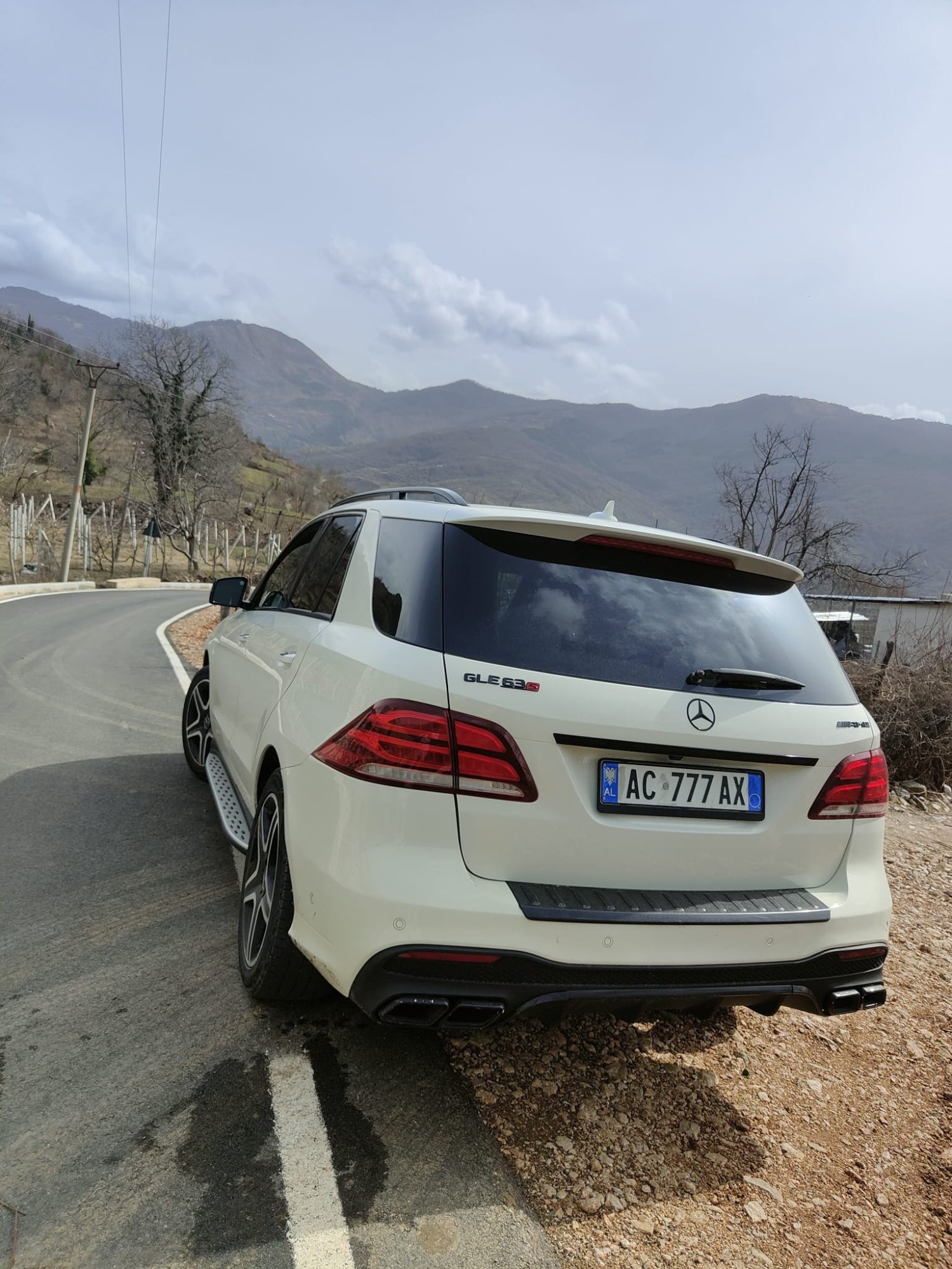 Numer rejestracyjny AC777AX posiada Mercedes GLE 63 AMG