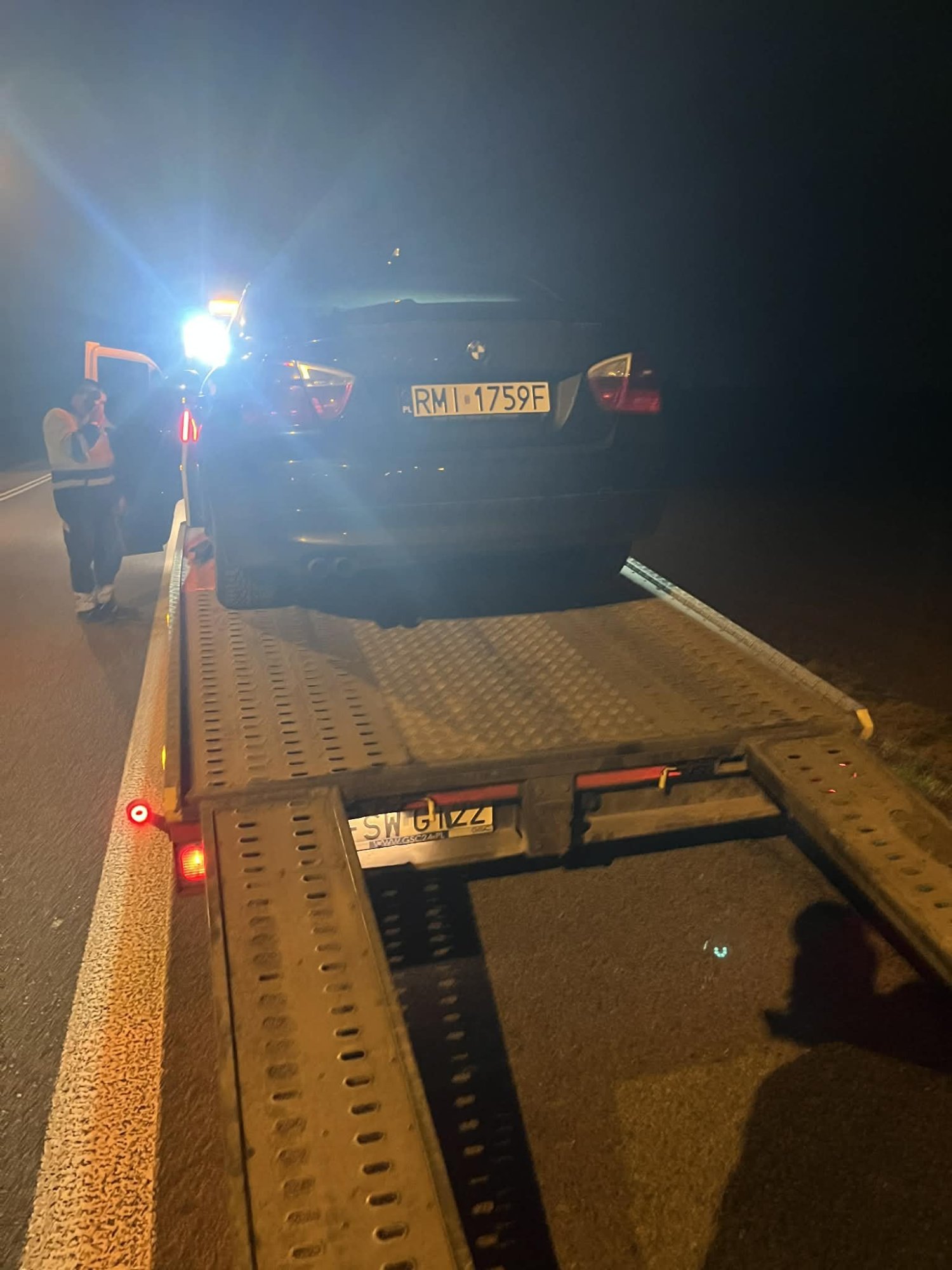 Numer rejestracyjny RMI 1759F posiada BMW 328 - RMI1759F