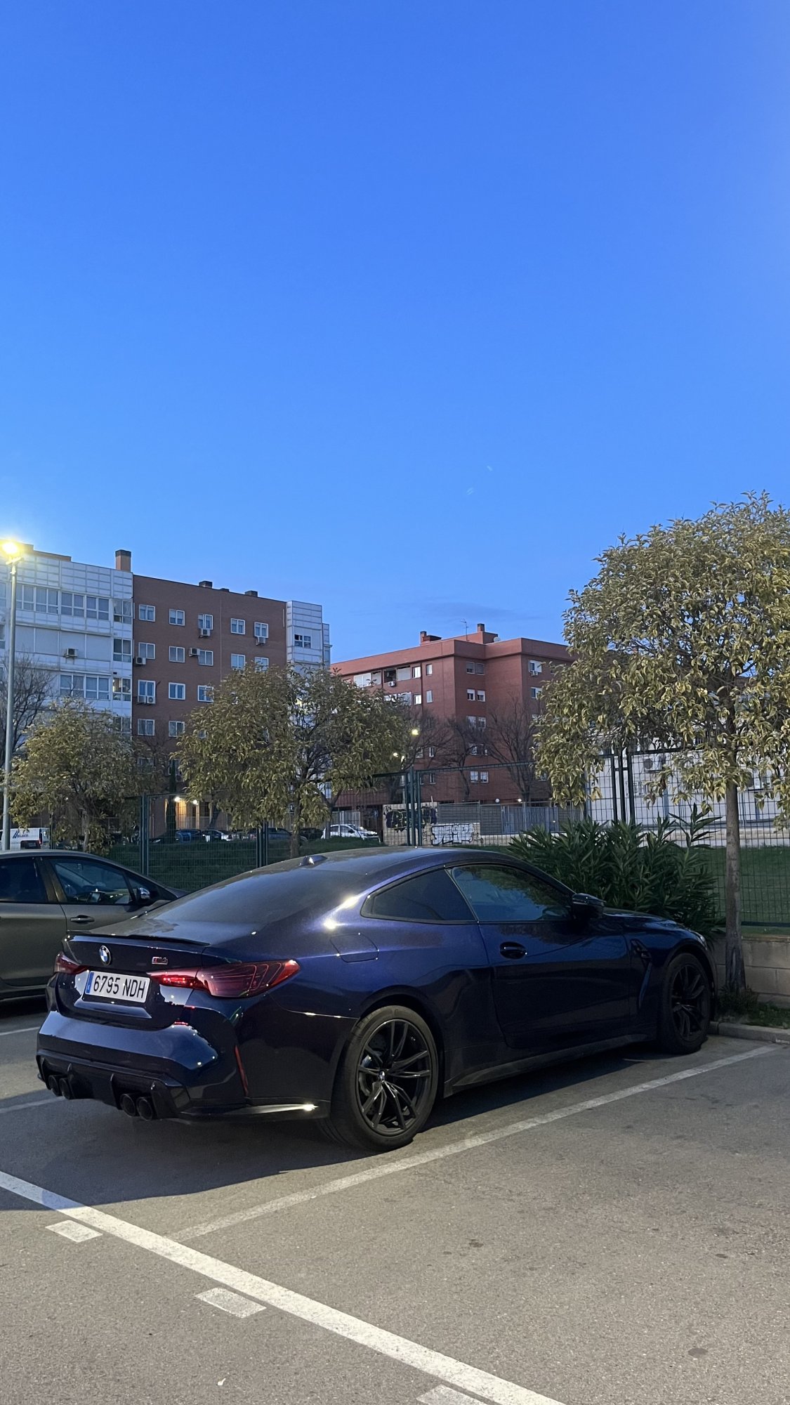 Numer rejestracyjny 6795NDH posiada BMW SERIE 4