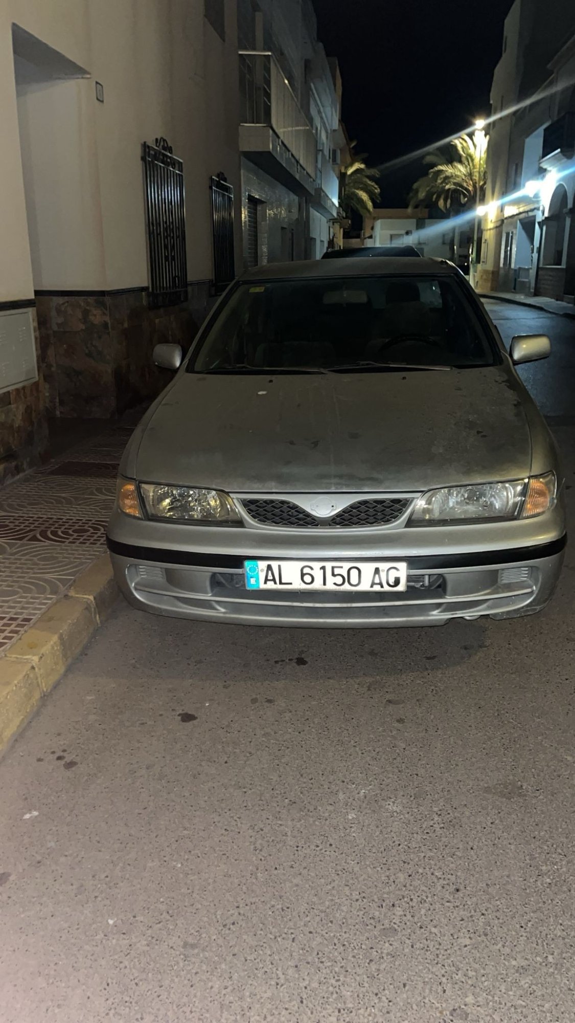 Numer rejestracyjny AL6150AG posiada NISSAN ALMERA