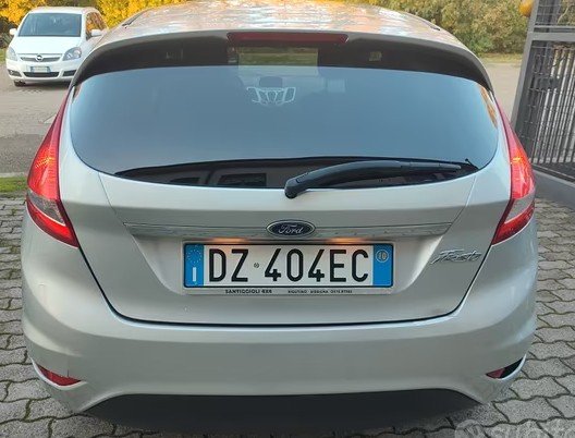 Numer rejestracyjny DZ404EC posiada FORD Fiesta 6a serie Fiesta 1.4 5P Bz.- GPL Titanium (71 kw)