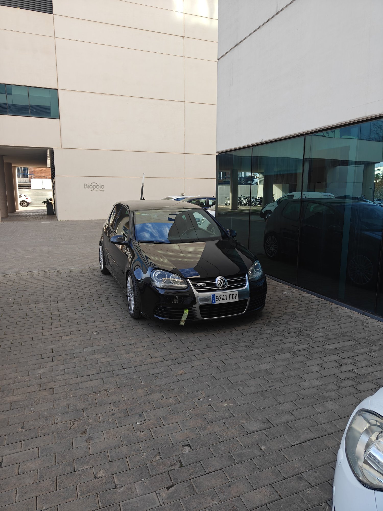 Numer rejestracyjny 9741FDP posiada VOLKSWAGEN GOLF