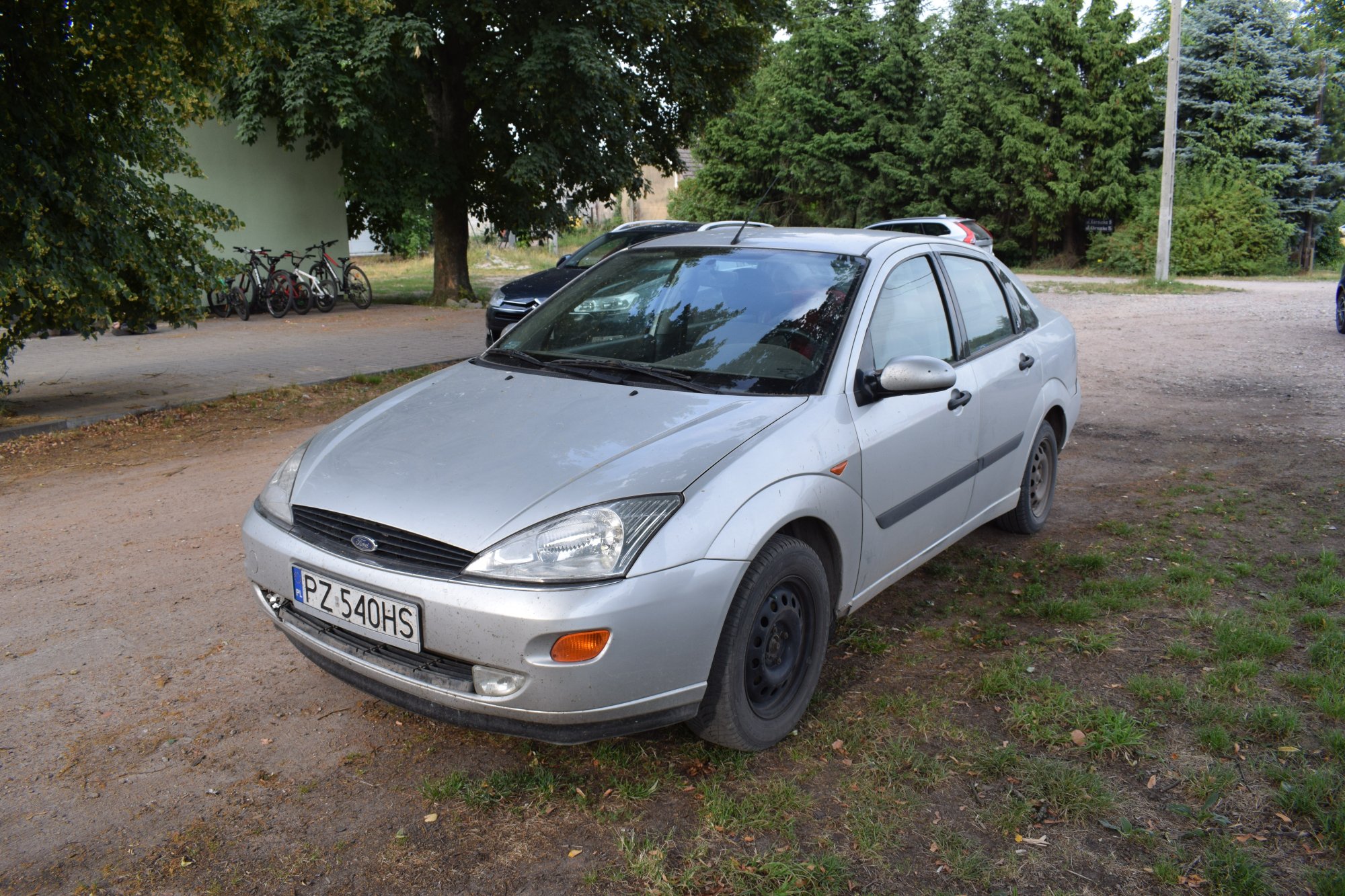 Numer rejestracyjny PZ 540HS posiada FORD FOCUS - PZ540HS