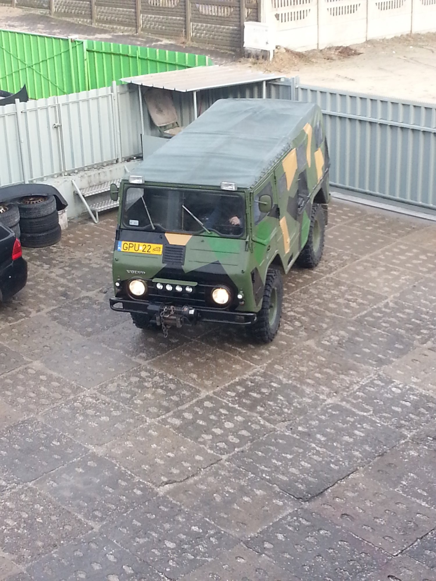 Numer rejestracyjny GPU22 posiada Volvo 