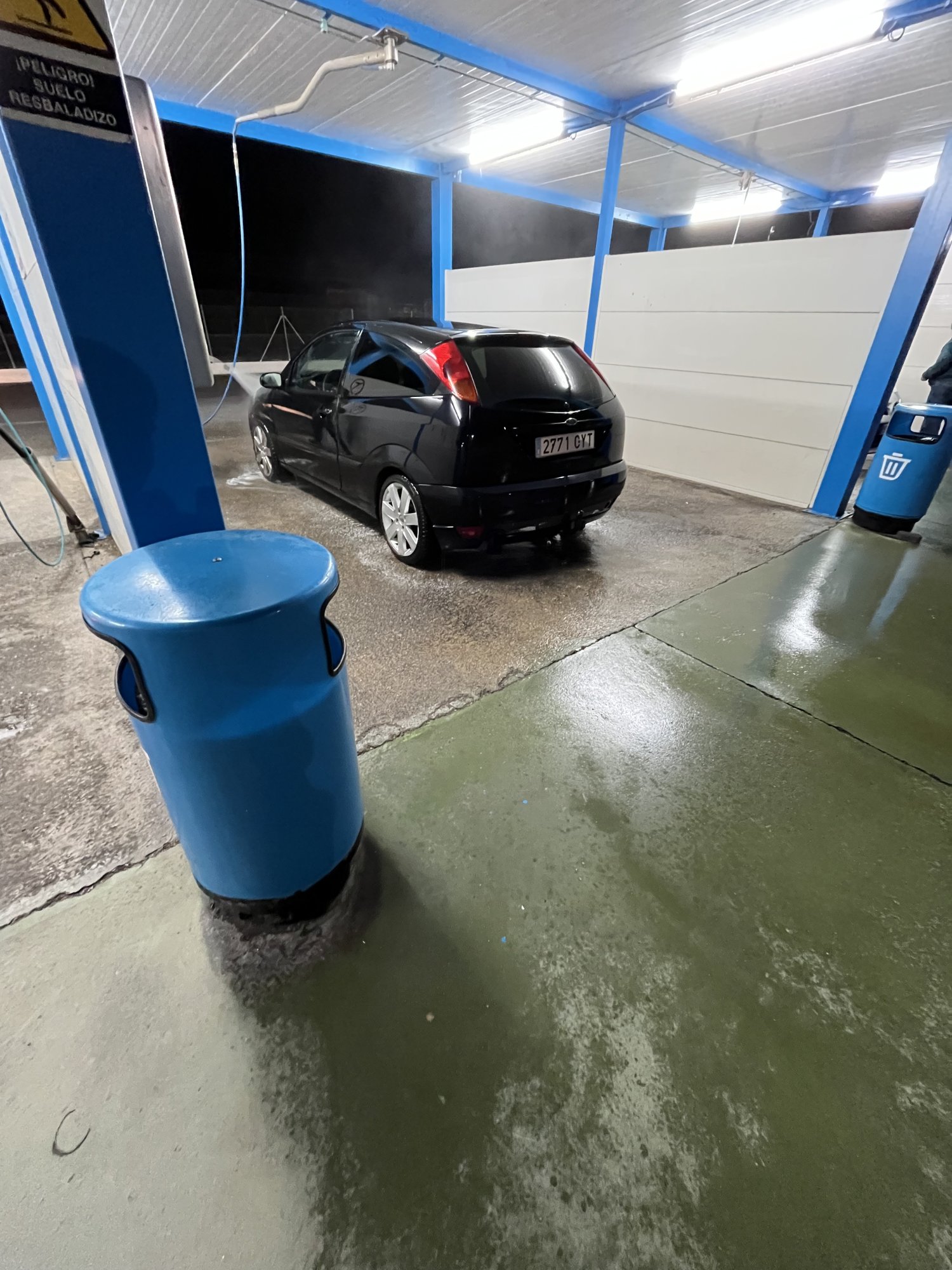 Numer rejestracyjny 2771CYY posiada SEAT IBIZA