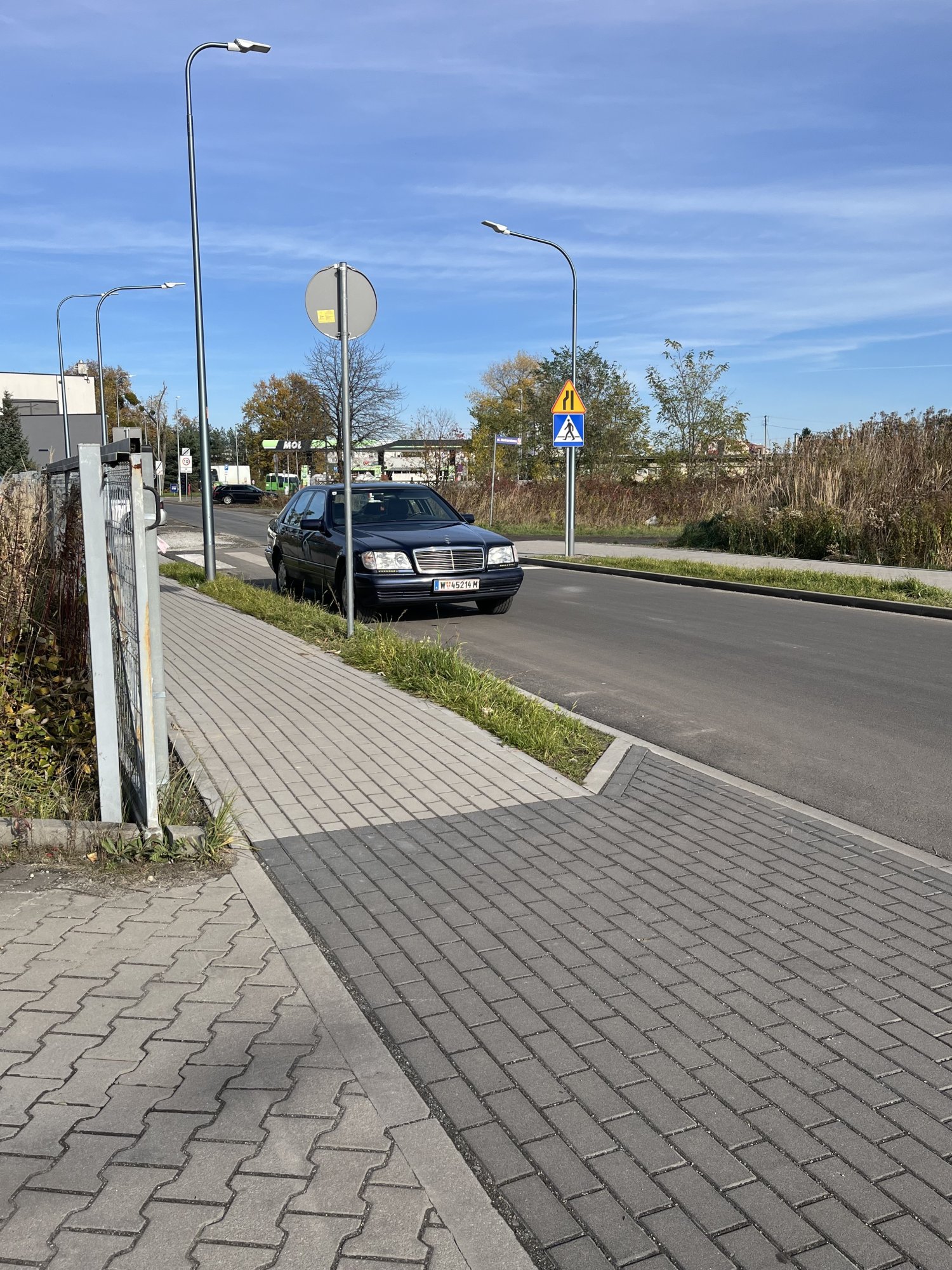 Numer rejestracyjny WN6574N posiada Mercedes-Benz 