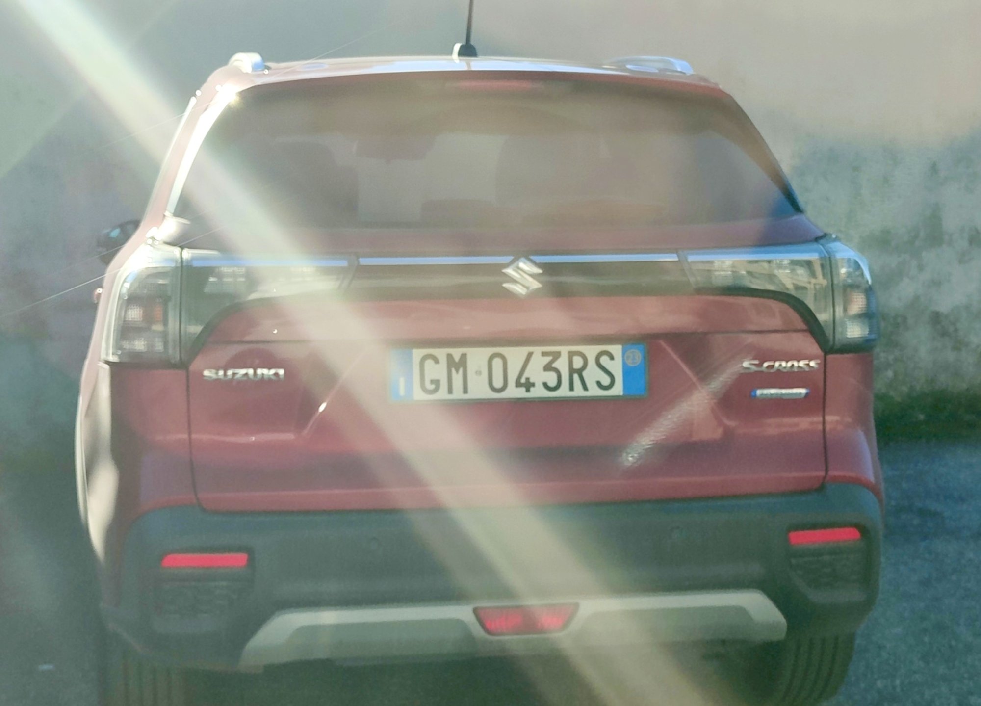 Numer rejestracyjny GM043RS posiada SUZUKI S-Cross 2a serie