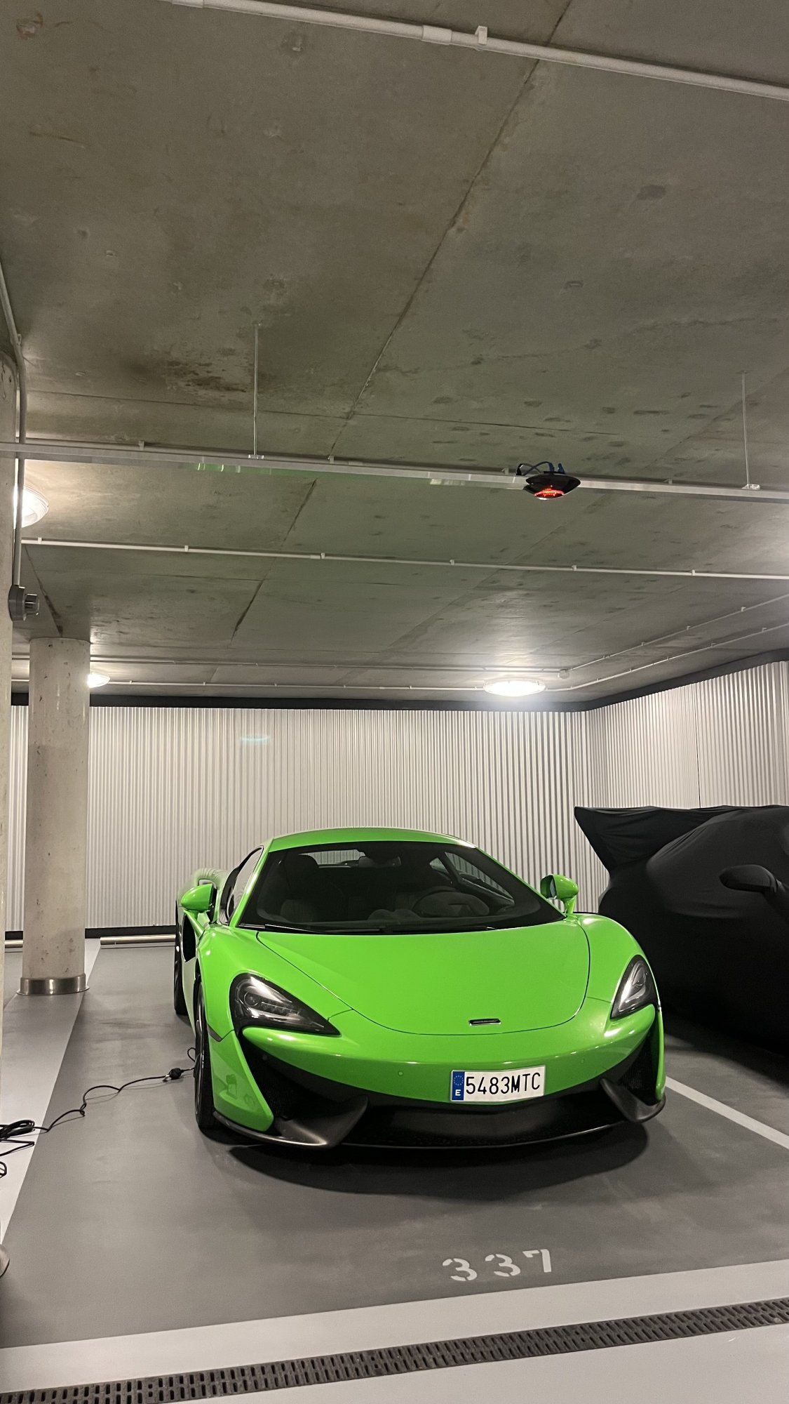 Numer rejestracyjny 5483MTC posiada McLaren 