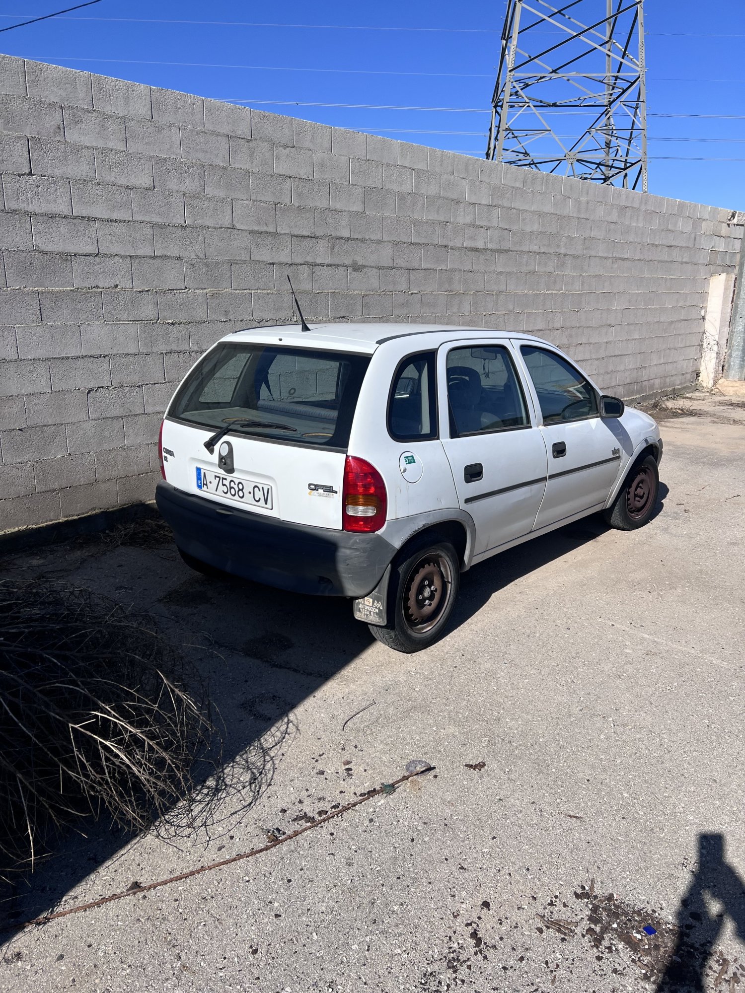 Numer rejestracyjny A7568CV posiada OPEL CORSA
