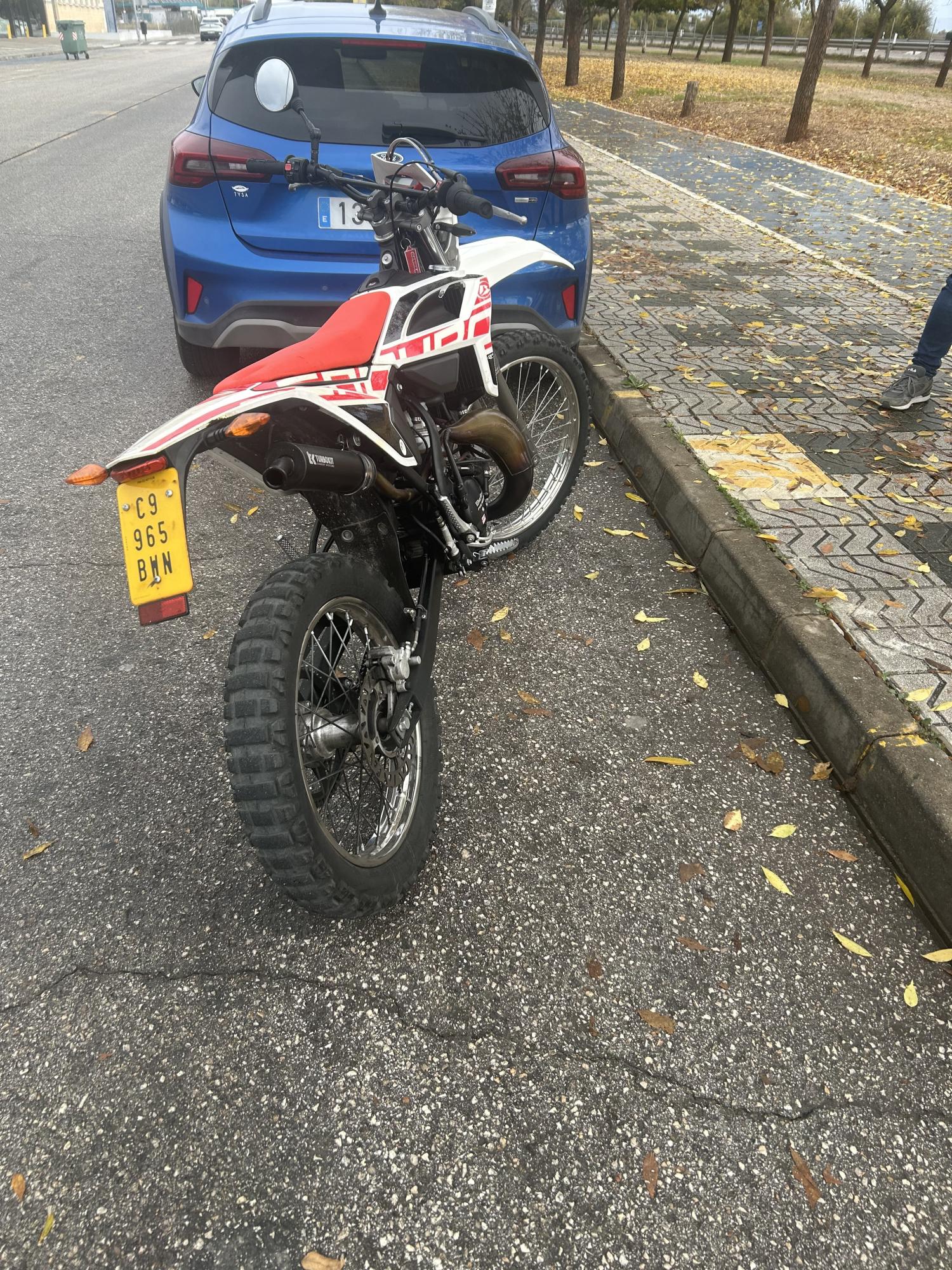 Numer rejestracyjny C9965BWN posiada BETA RR 50 Numer rejestracyjny C9965BWN posiada BETA RR 50