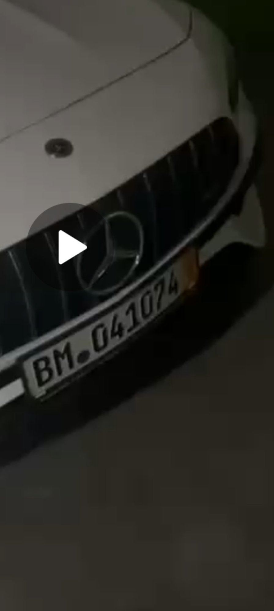 Numer rejestracyjny BM041074 posiada Mercedes 