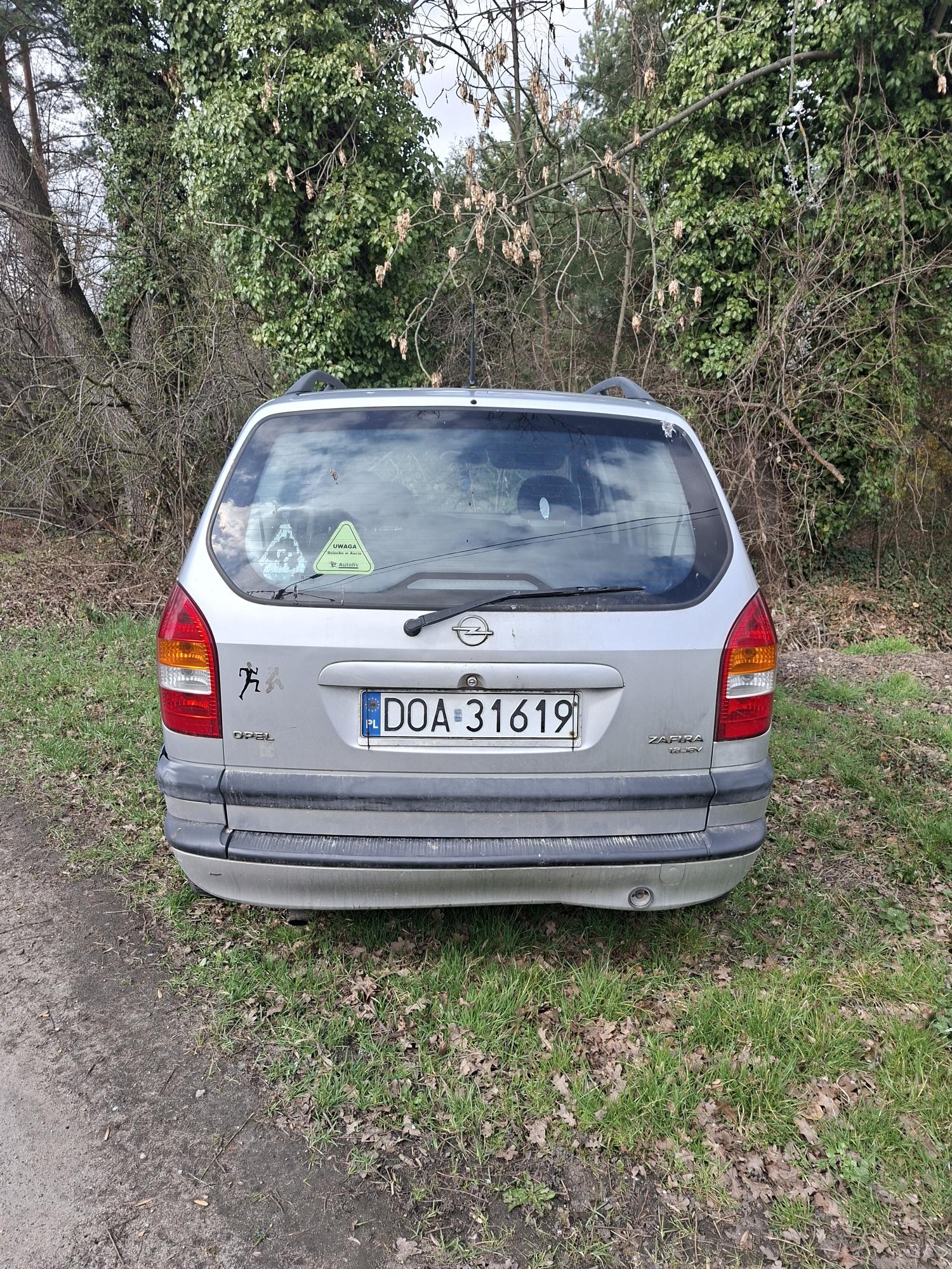 Numer rejestracyjny DOA 31619 posiada OPEL Zafira 1.8 MR`99 E3 Zafira 1.8 MR`99 E3 - DOA31619