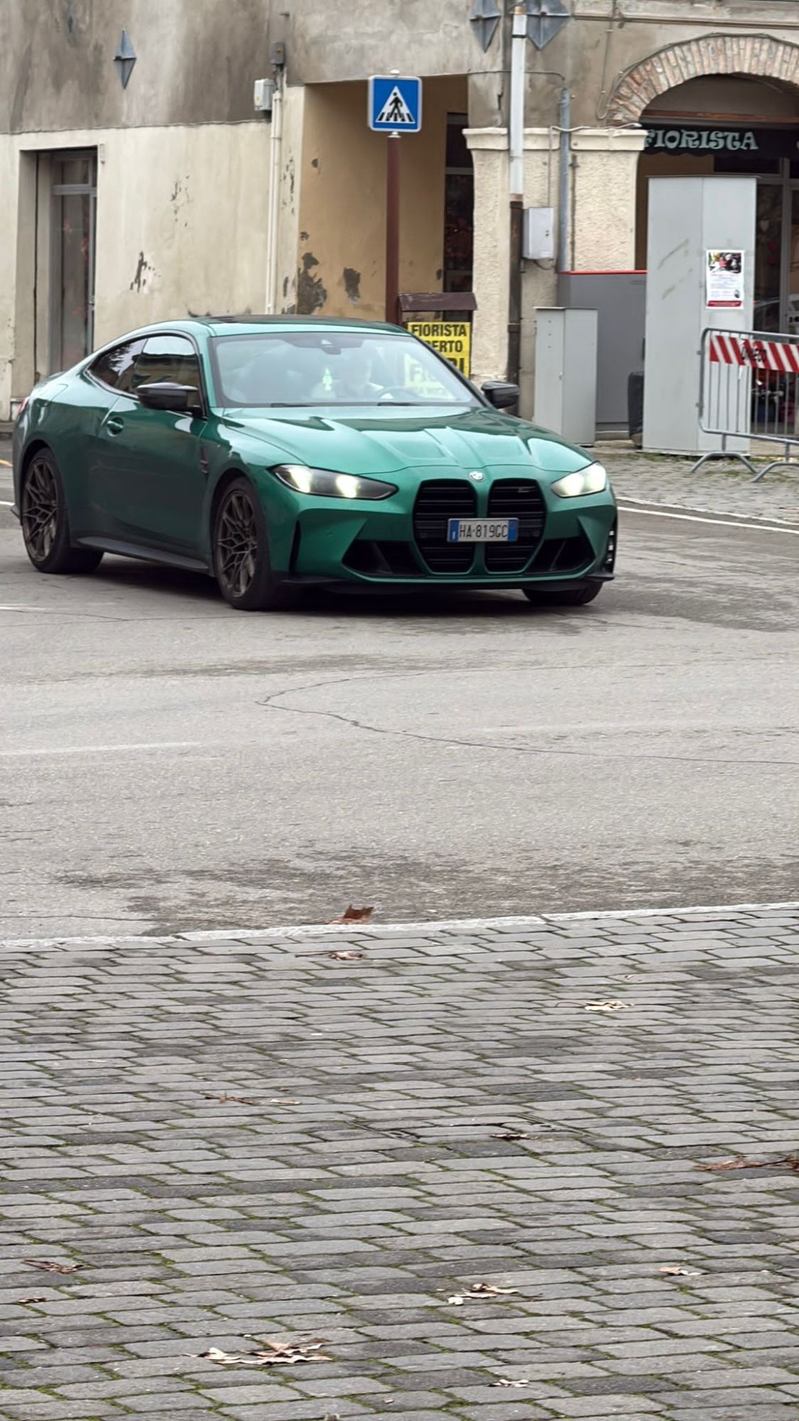 Numer rejestracyjny HA819CC posiada BMW X2