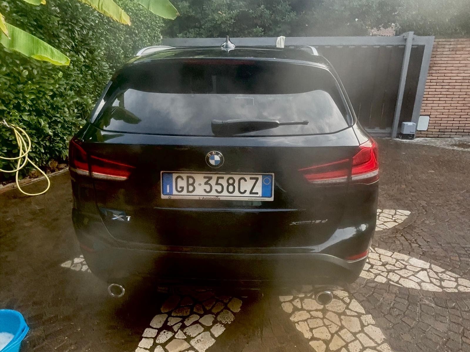 Numer rejestracyjny GB358CZ posiada BMW X1