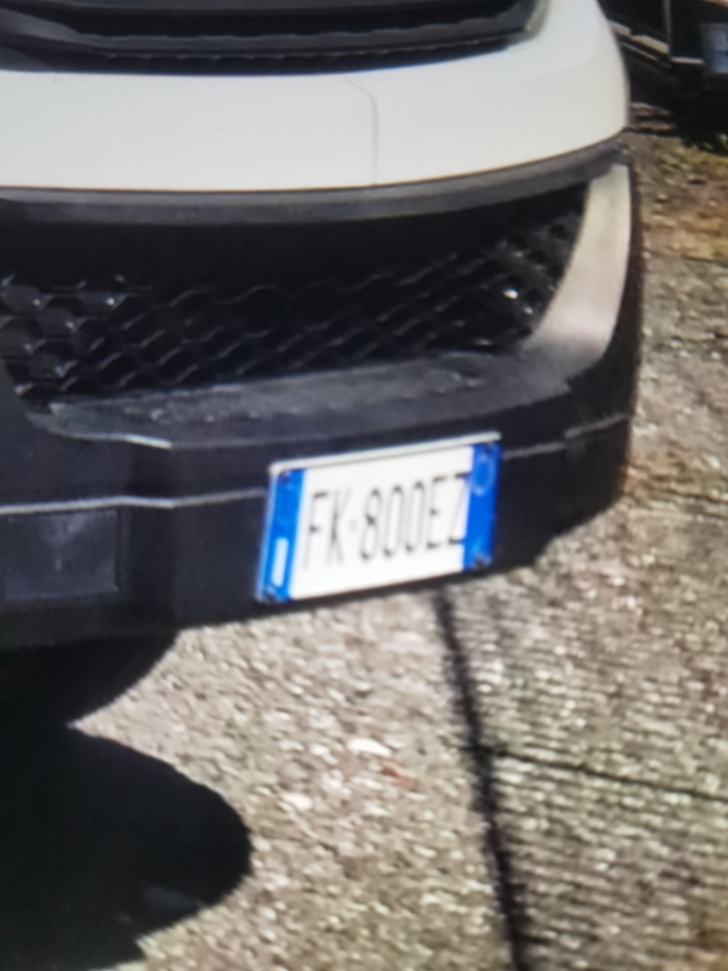 Numer rejestracyjny FK800EZ posiada IVECO Daily