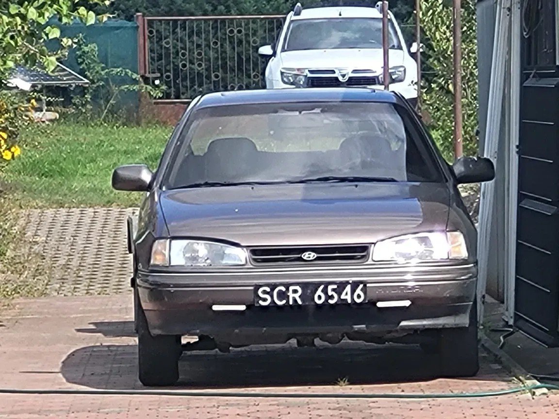 Numer rejestracyjny SCR6546 posiada Hyundai 