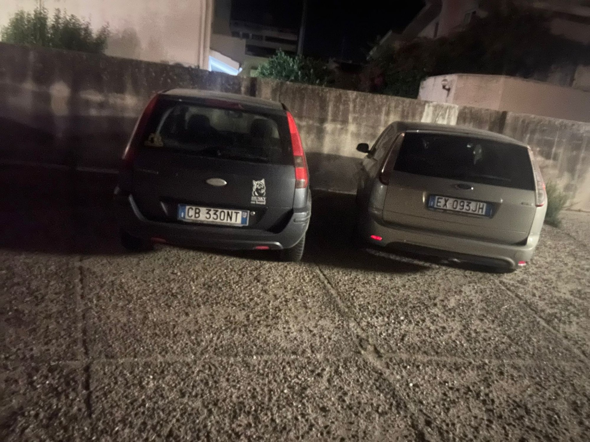 Numer rejestracyjny CB330NT posiada FORD Fusion