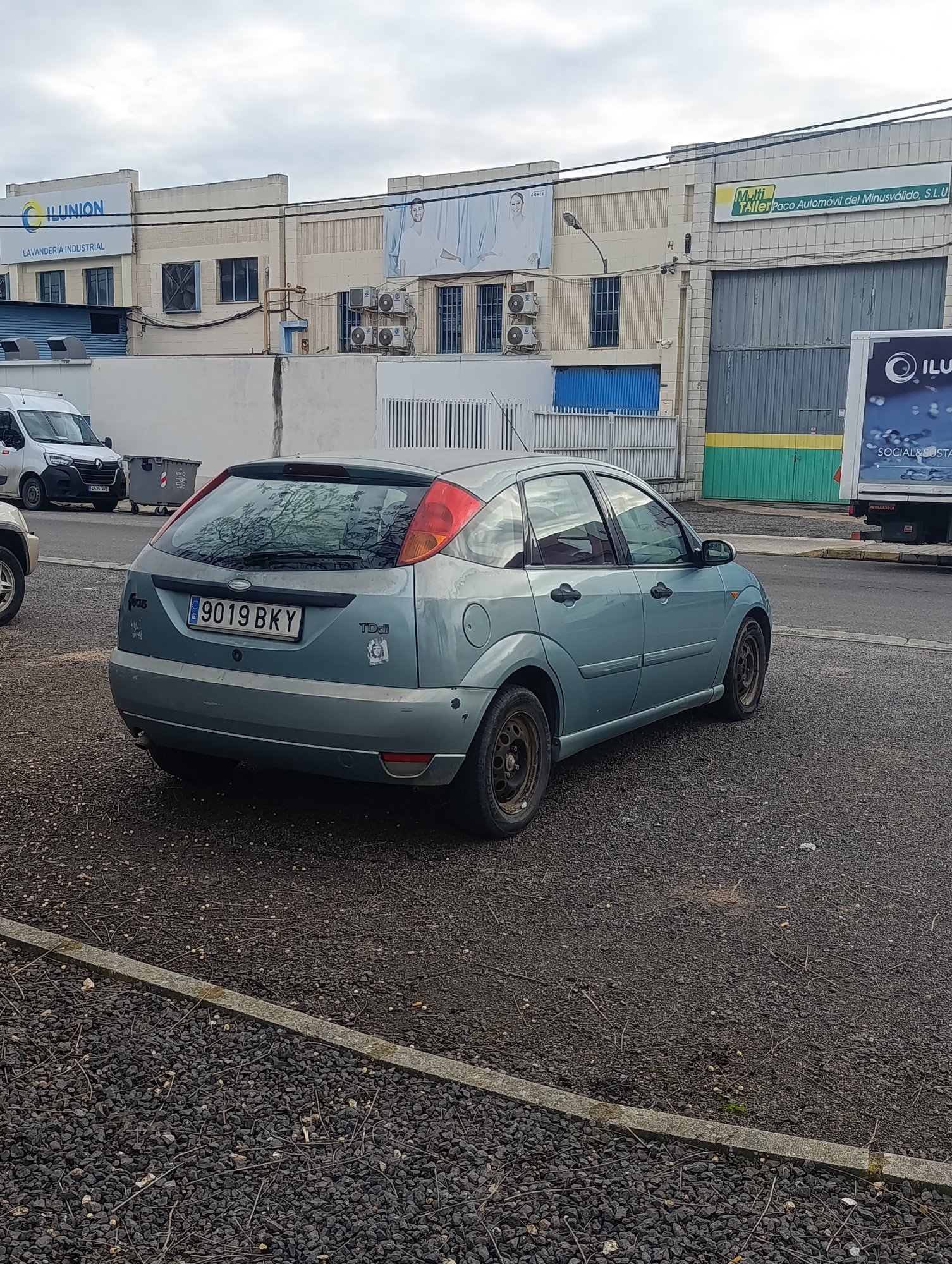 Numer rejestracyjny 9019BKY posiada FORD FOCUS