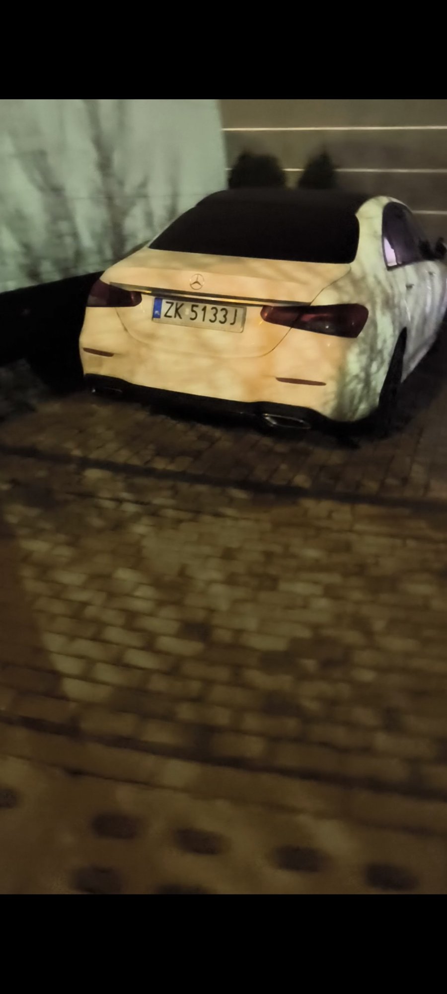 Numer rejestracyjny ZK 5133J posiada MERCEDES-BENZ E 220 d MR`20 E6 213 4Matic - ZK5133J