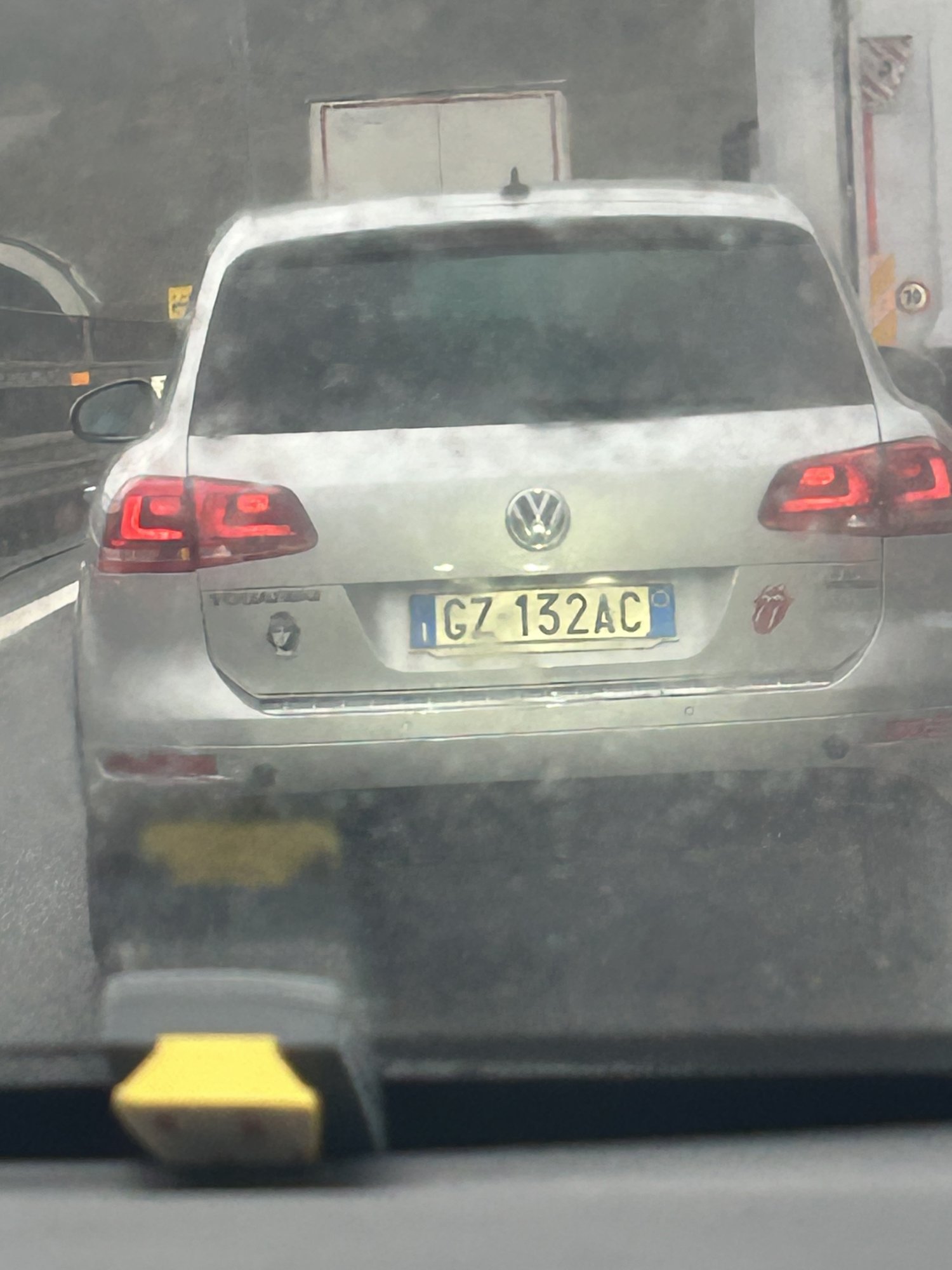 Numer rejestracyjny GZ132AC posiada VOLKSWAGEN Touareg 2a serie