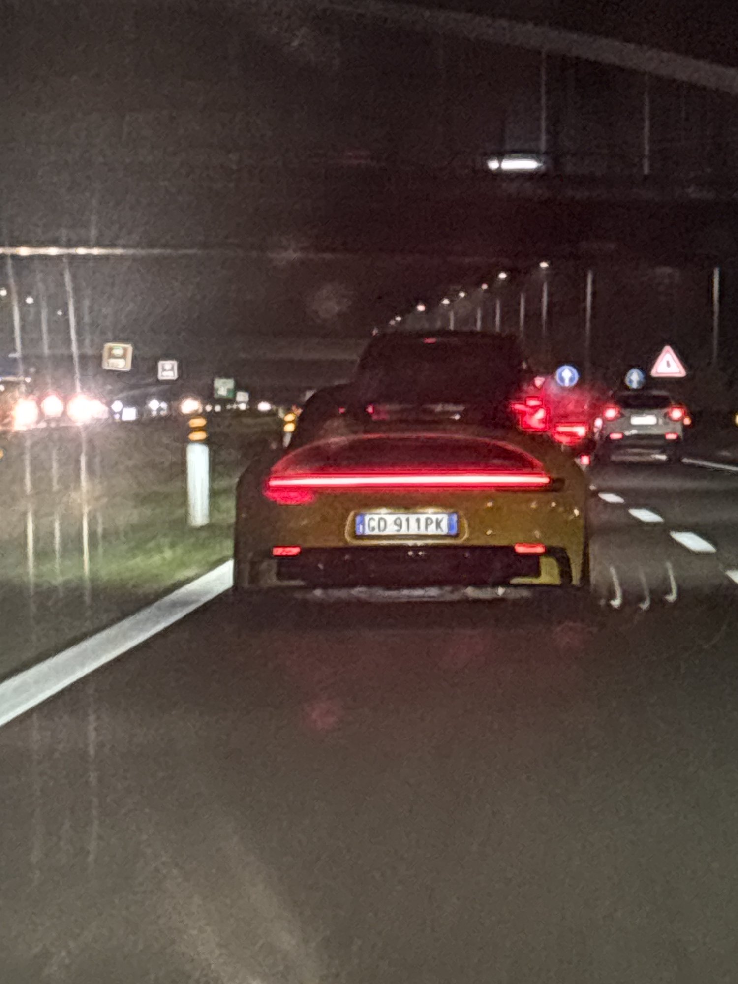 Numer rejestracyjny GD911PK posiada PORSCHE 911