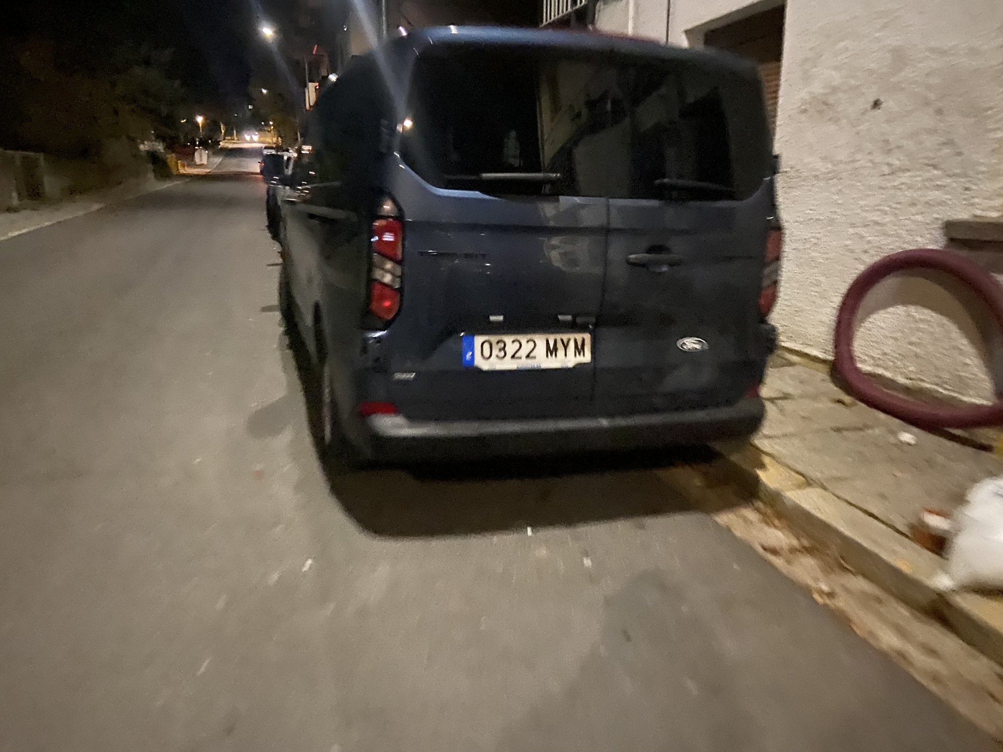 Numer rejestracyjny 0322MYM posiada FORD CUSTOM