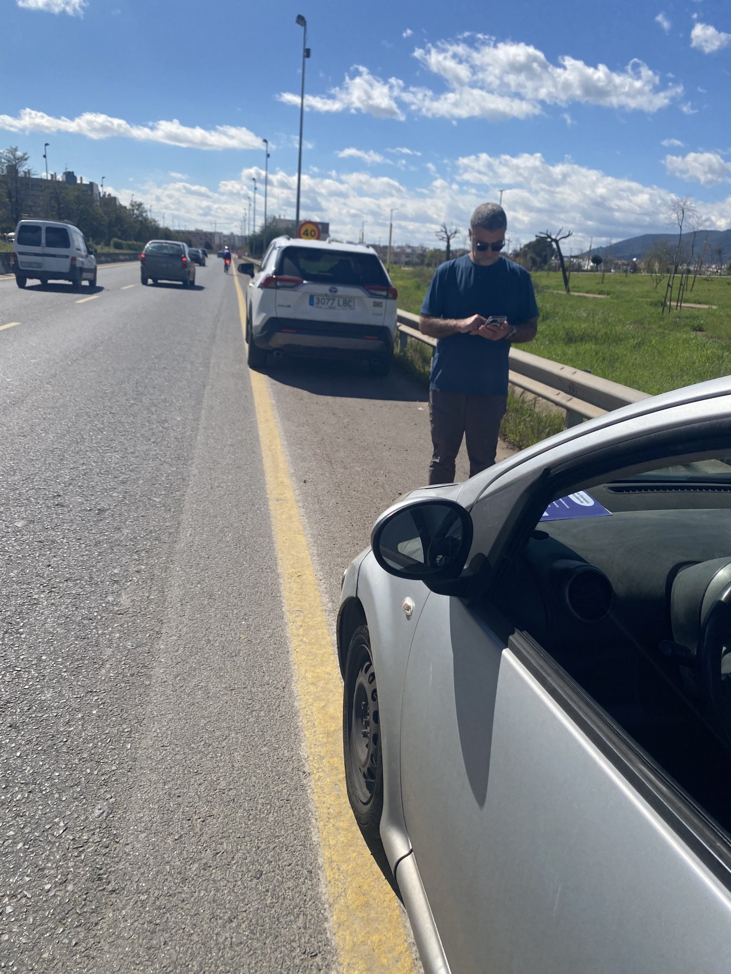 Numer rejestracyjny 3077LBC posiada TOYOTA RAV4