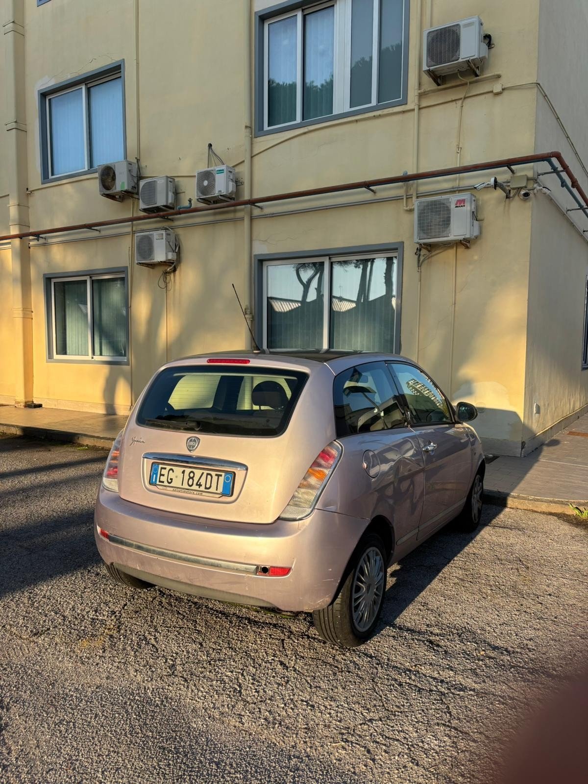 Numer rejestracyjny EG184DT posiada LANCIA Ypsilon 2a serie