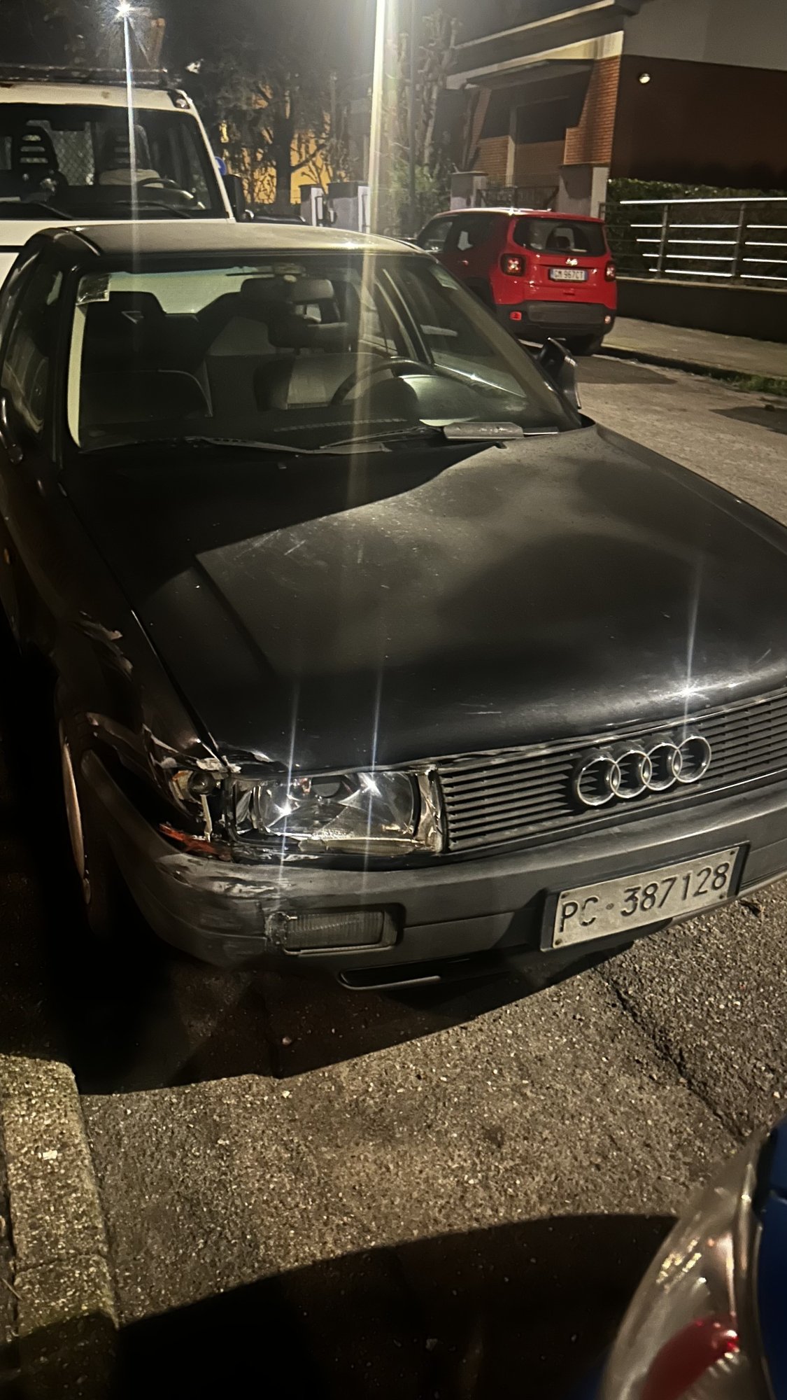 Numer rejestracyjny PC387128 posiada AUDI 80-90-Cabrio