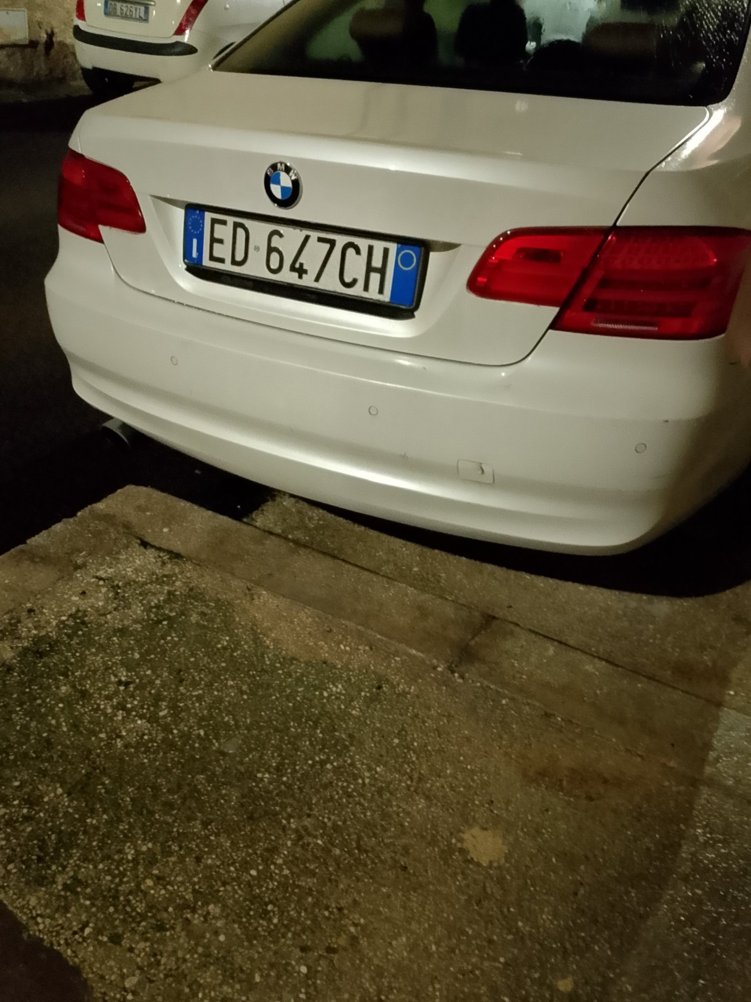 Numer rejestracyjny ED647CH posiada BMW Serie 3