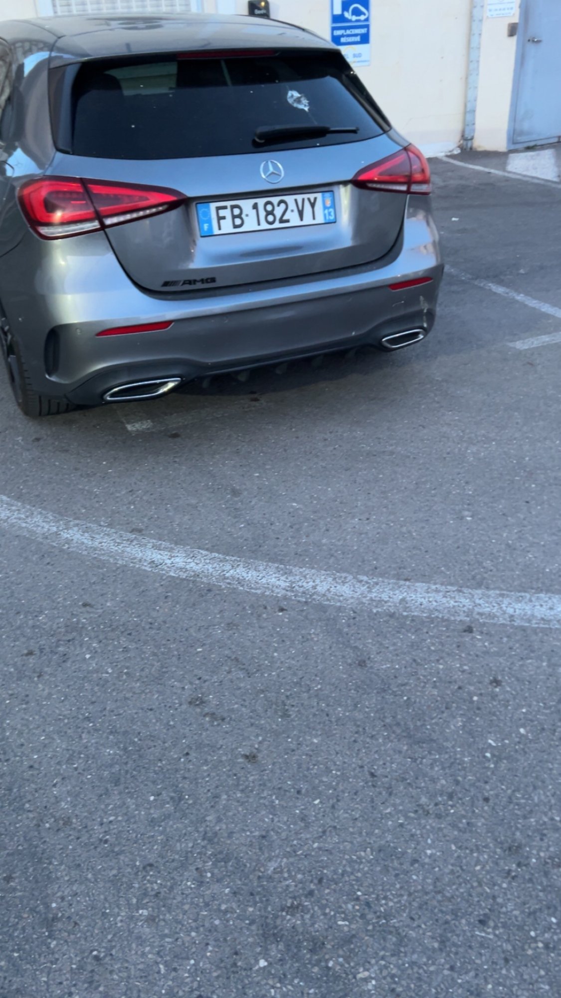 Numer rejestracyjny FB182VY posiada MERCEDES CLASSE A IV