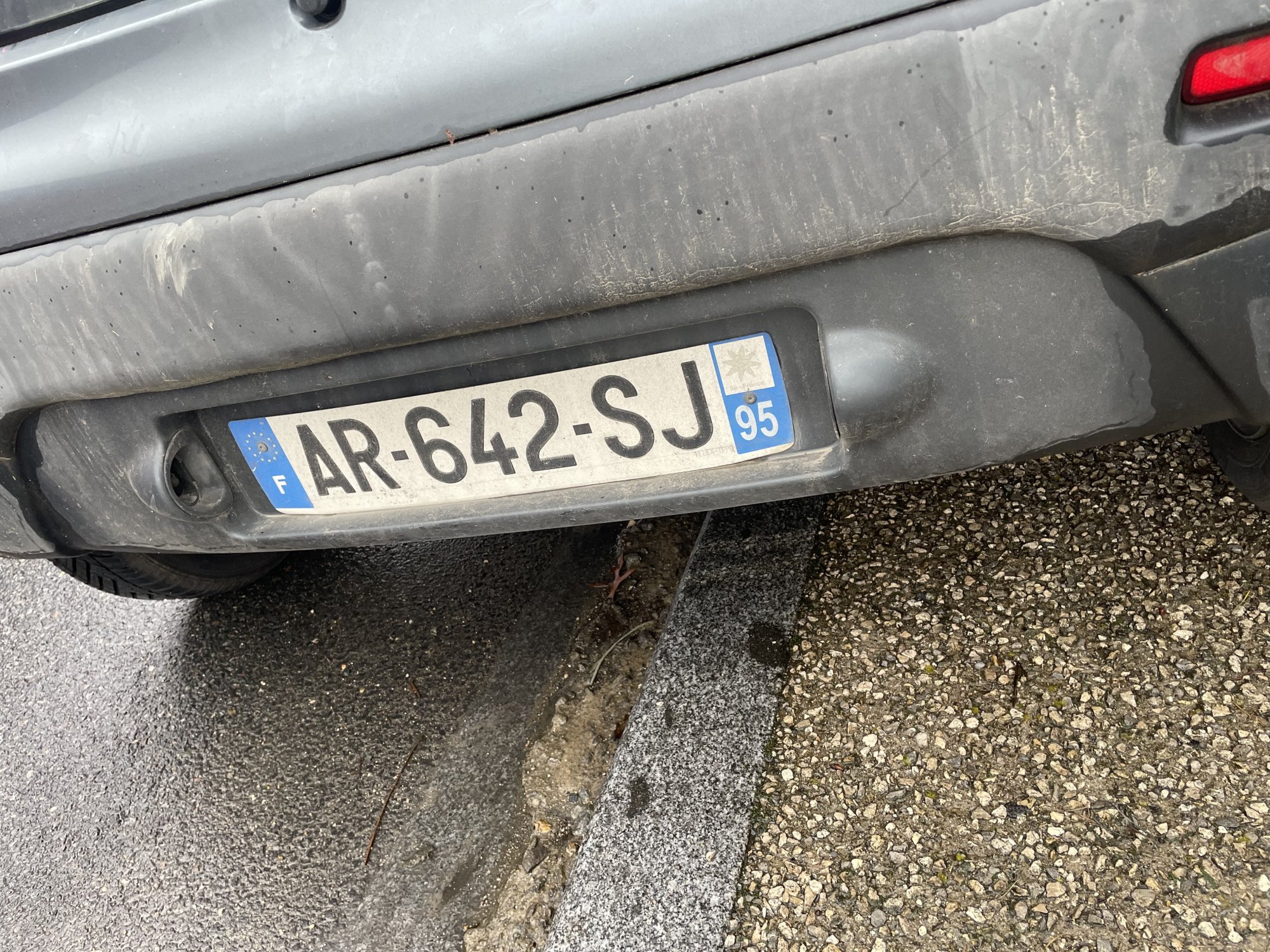 Numer rejestracyjny AR642SJ posiada CITROEN C1